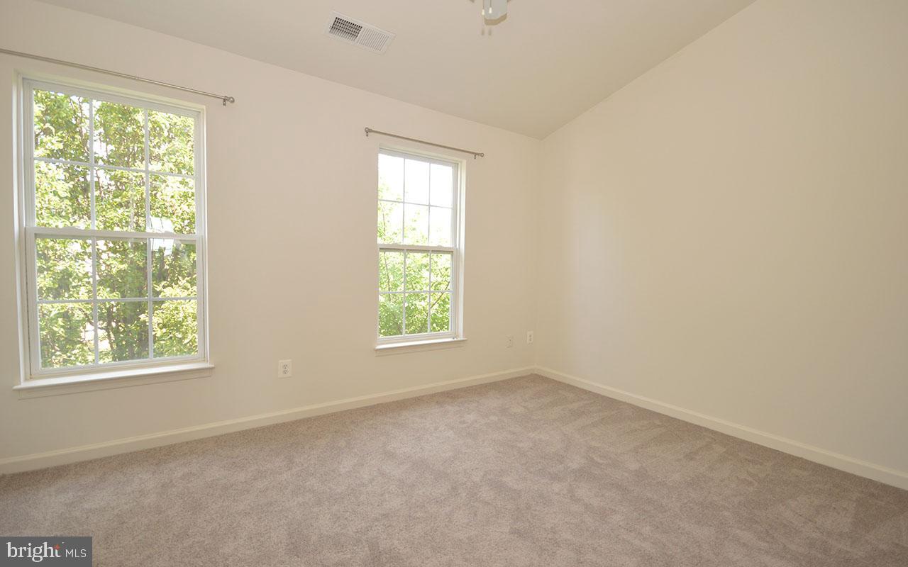 ASHBURN VILLAGE - Residential