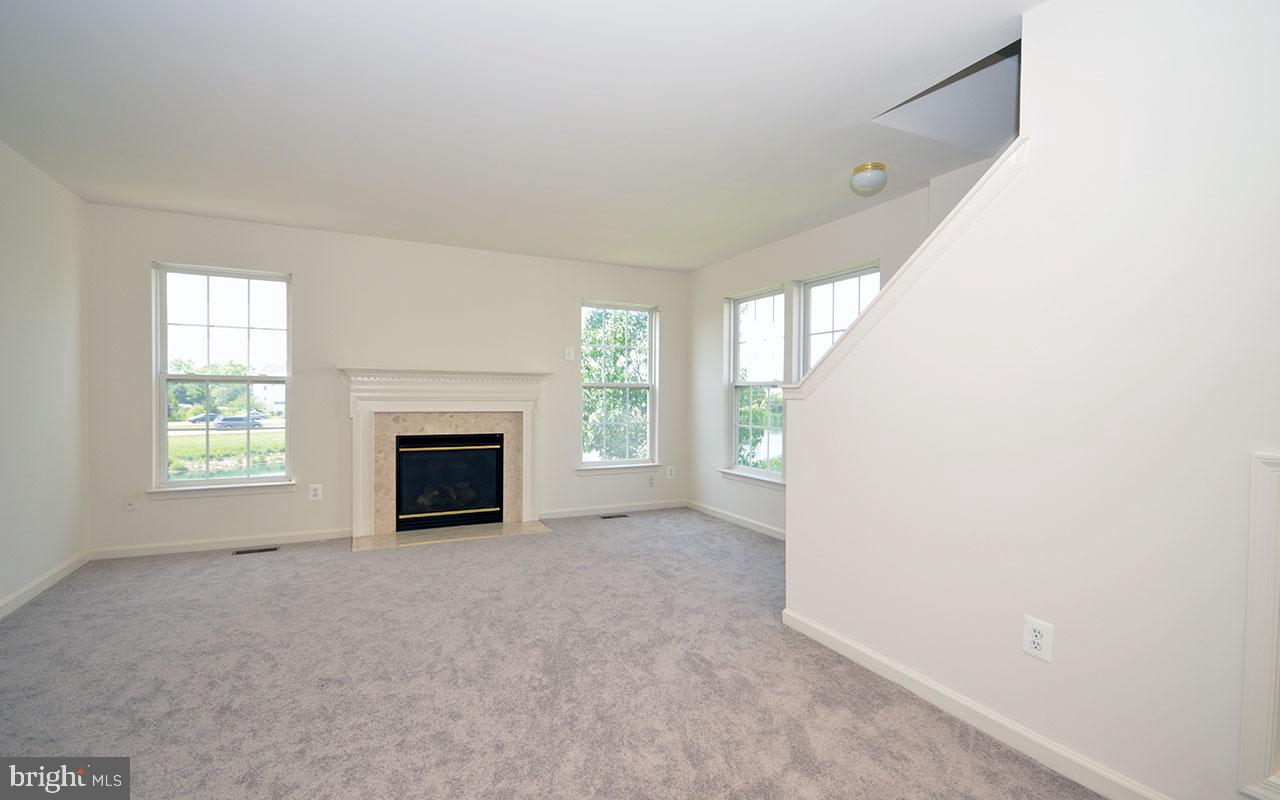 ASHBURN VILLAGE - Residential