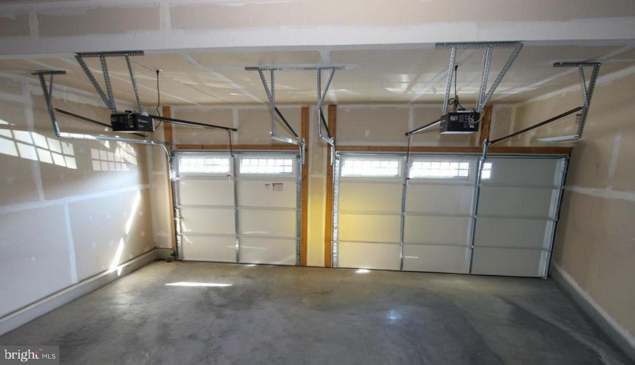 DEEP CREEK VILLAGE - Residential Lease