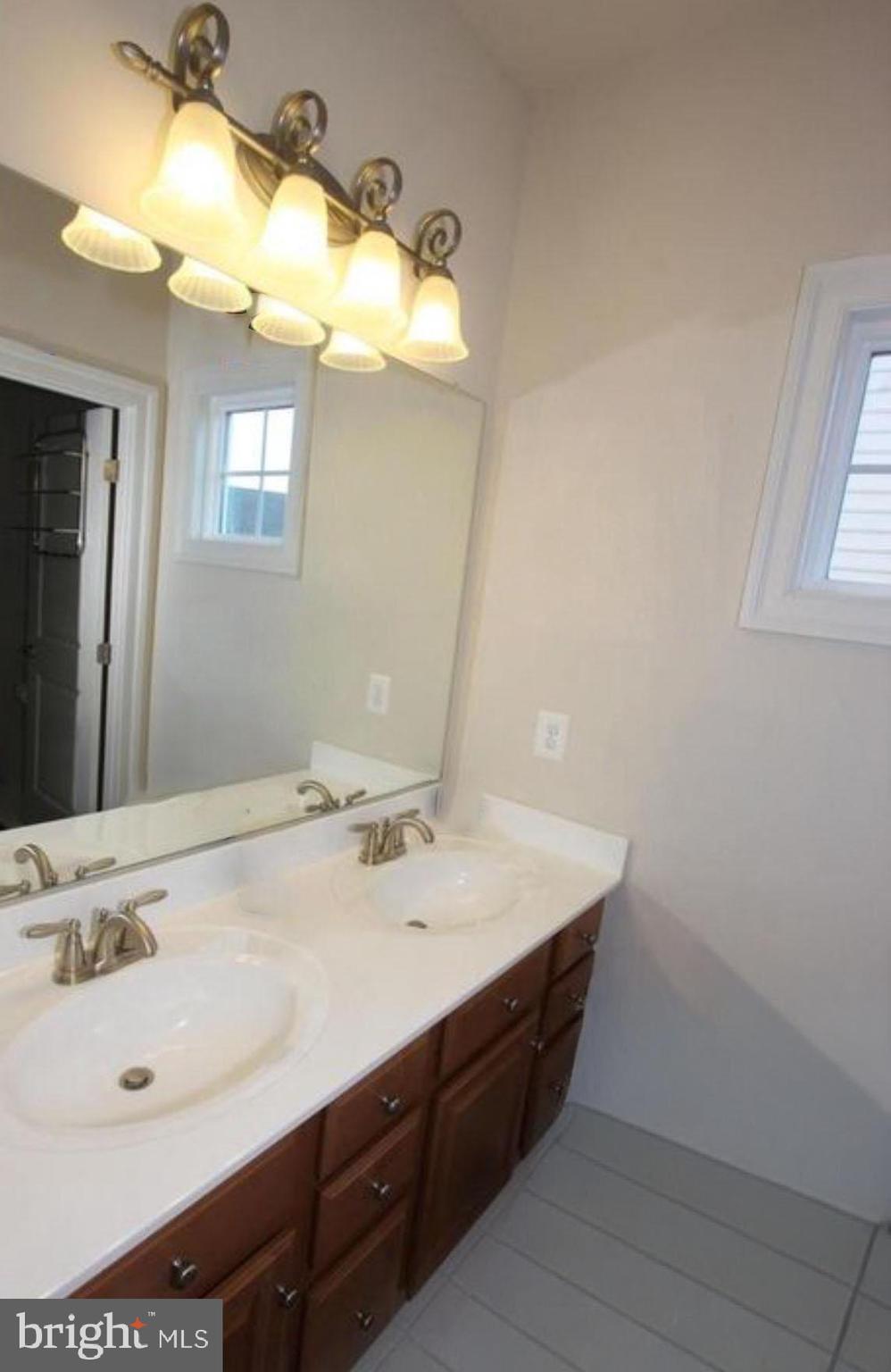 DEEP CREEK VILLAGE - Residential Lease