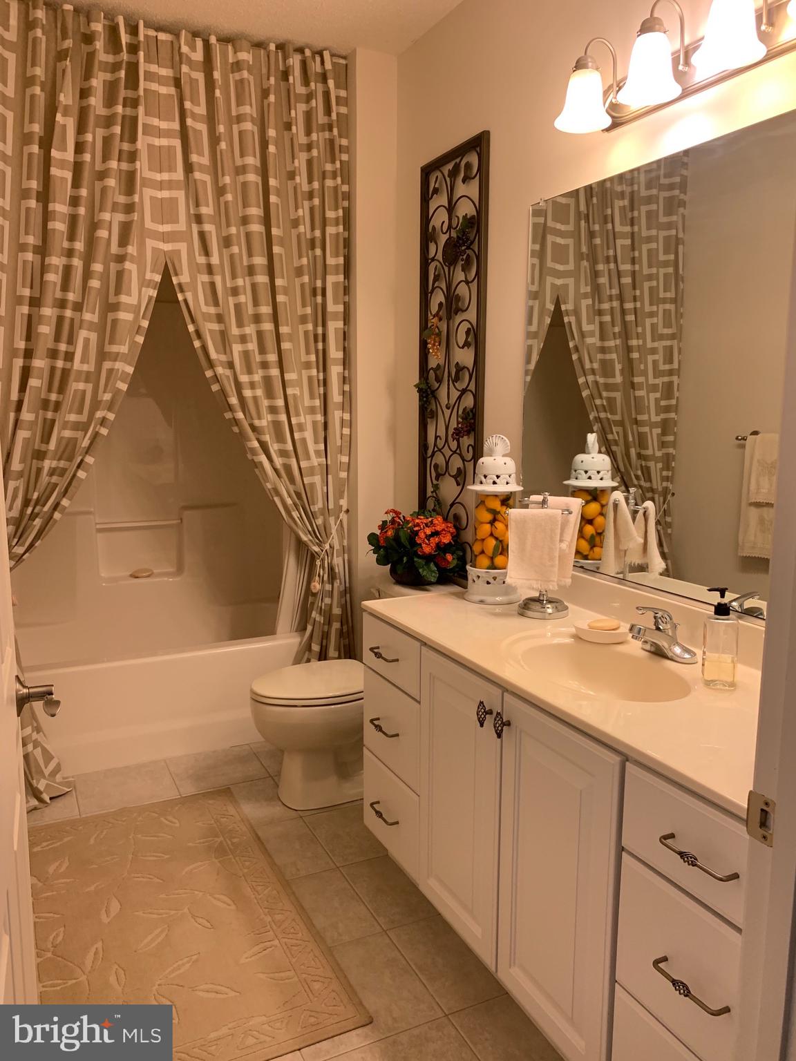 HAWTHORNE GREENE - Residential