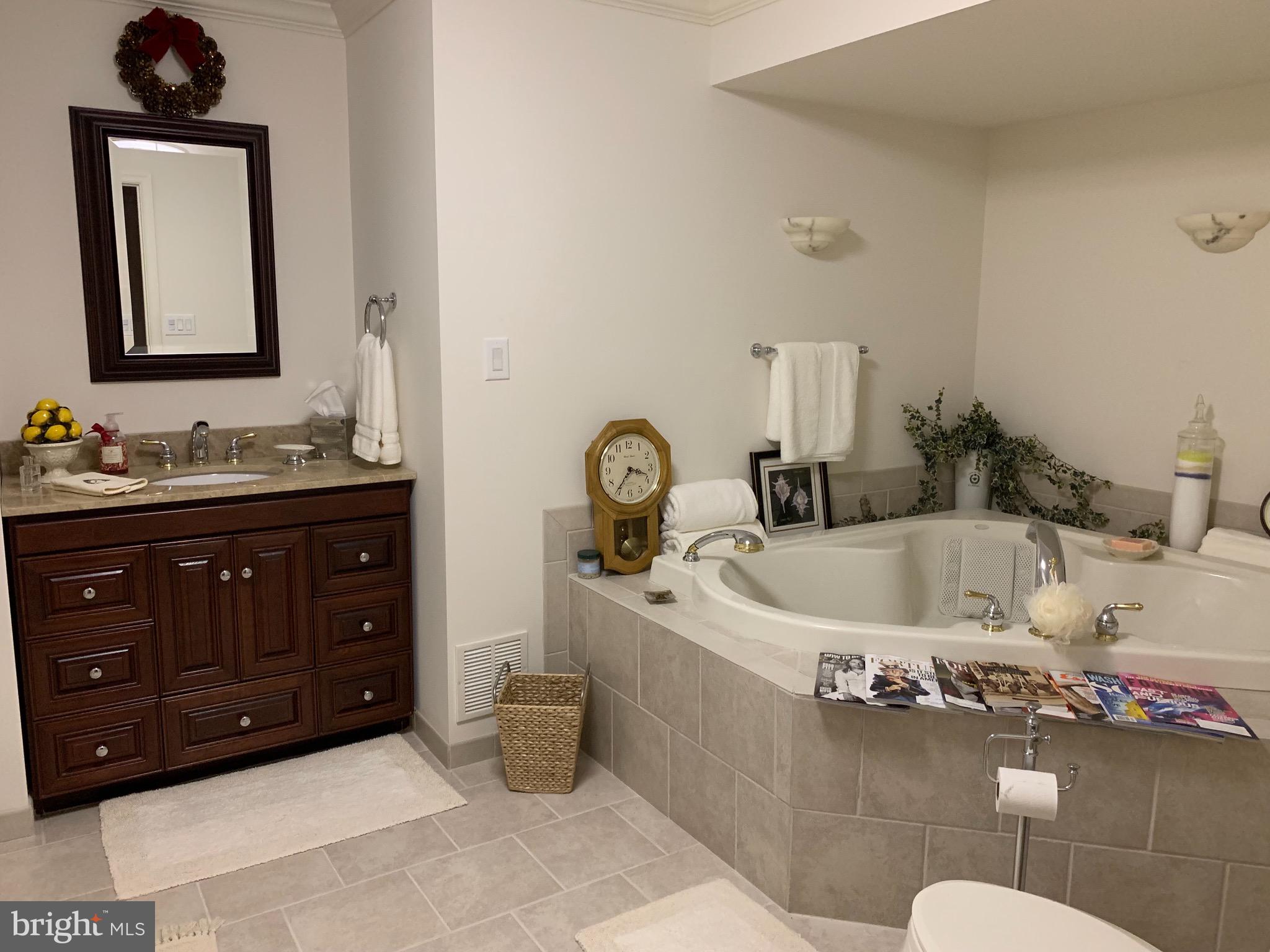 HAWTHORNE GREENE - Residential