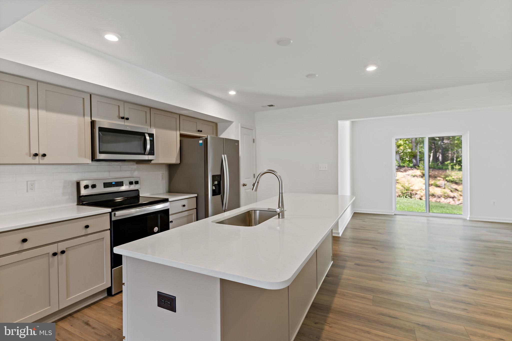 WHISPERING PINES - Residential