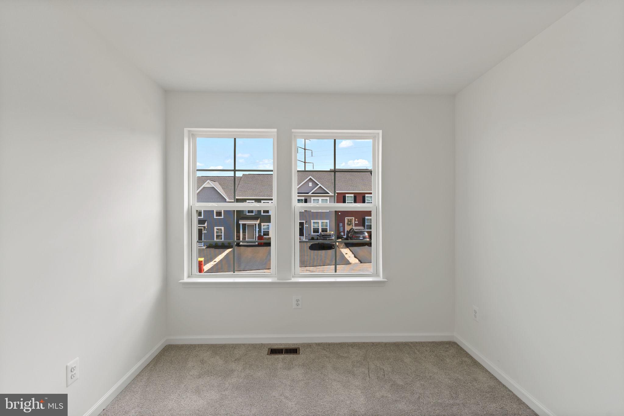 WHISPERING PINES - Residential