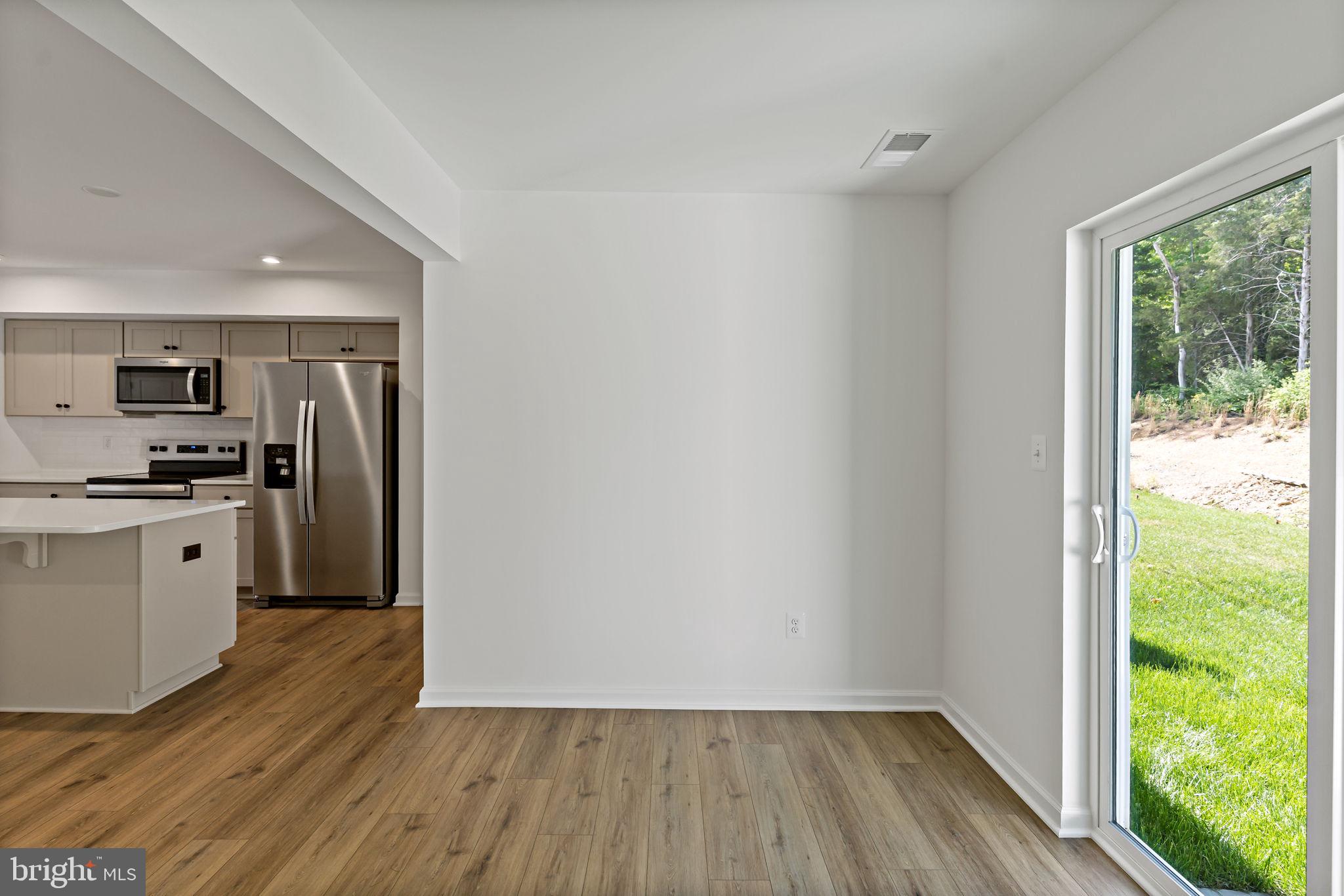 WHISPERING PINES - Residential