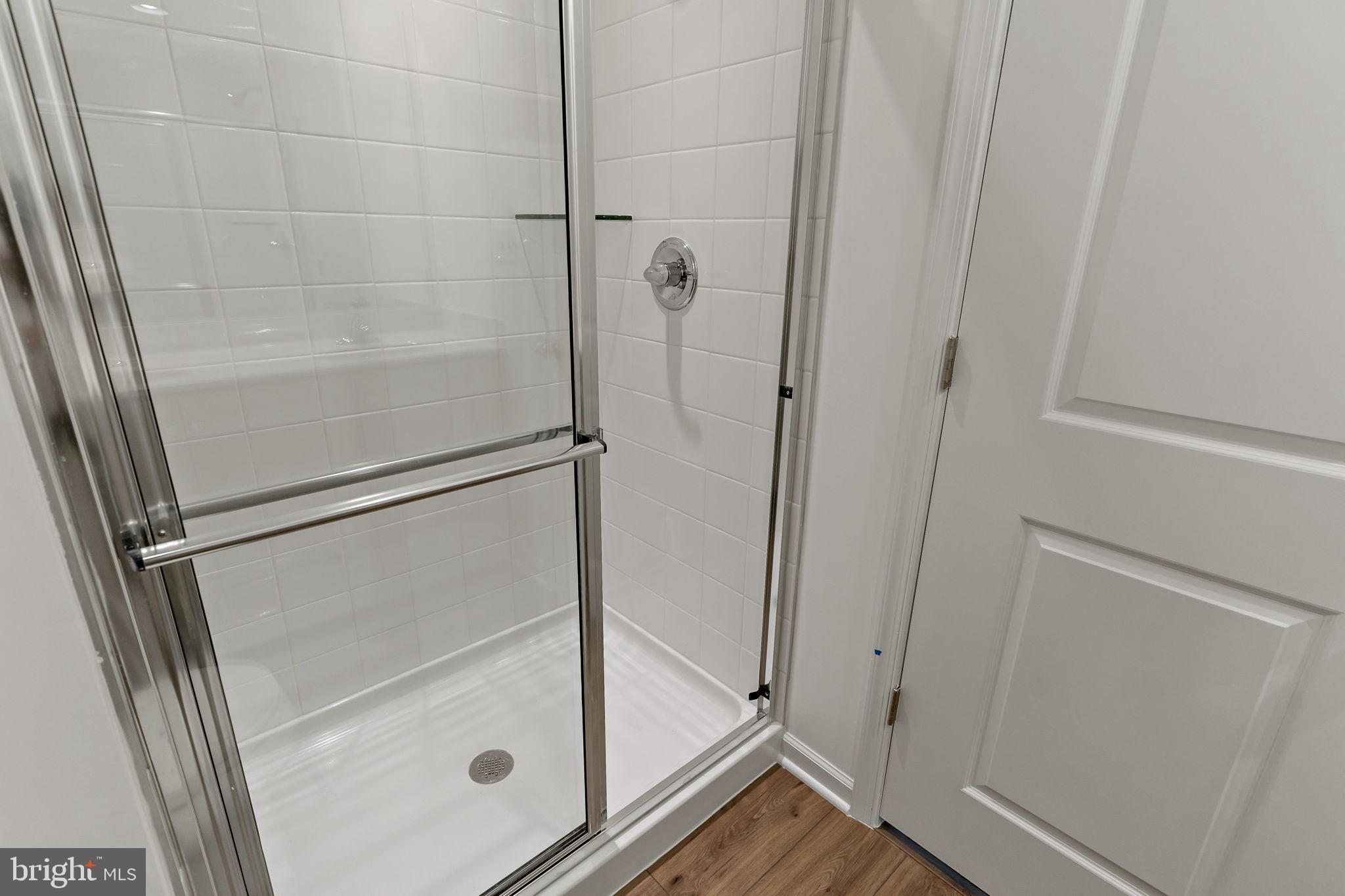 WHISPERING PINES - Residential