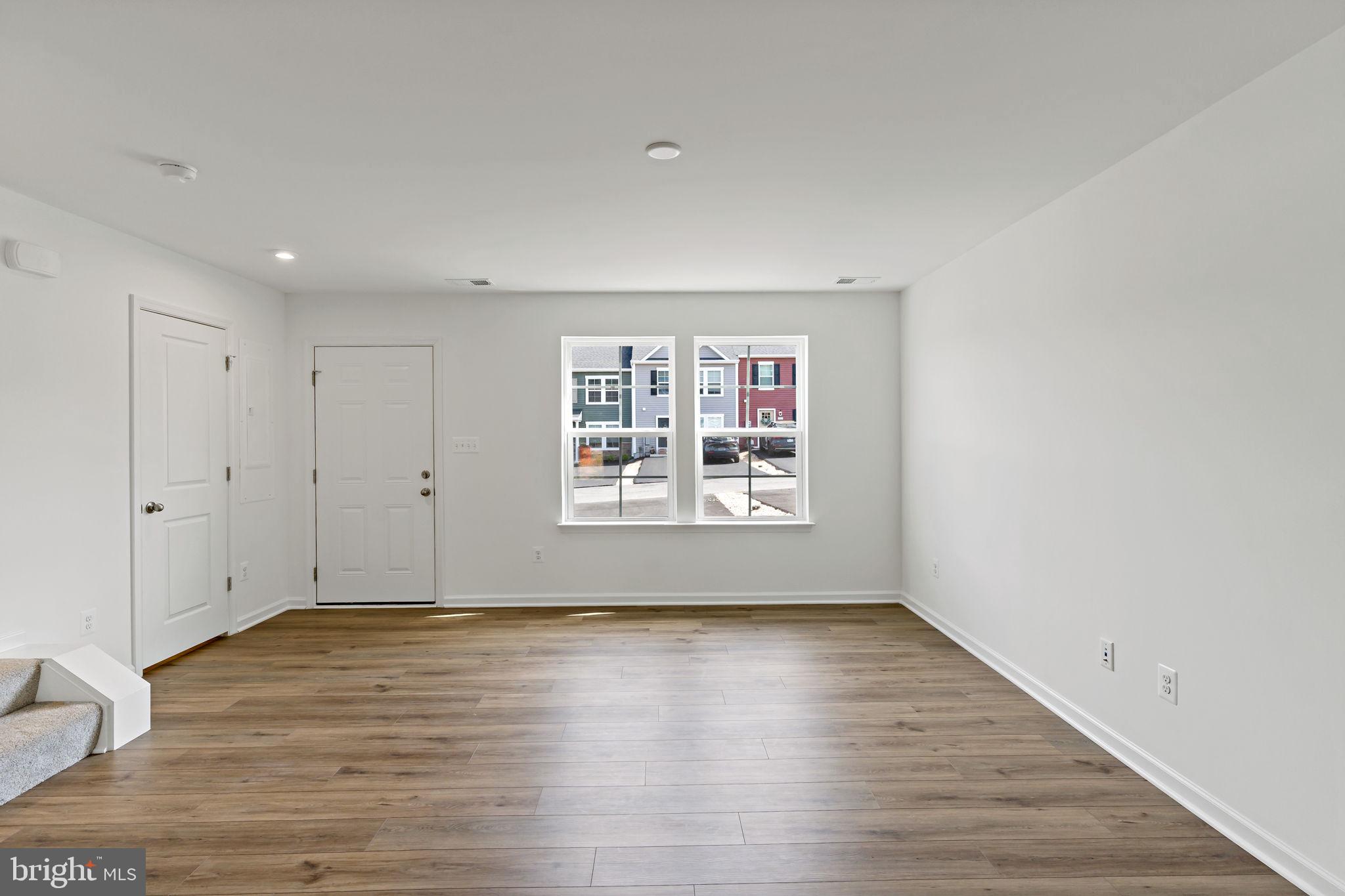 WHISPERING PINES - Residential