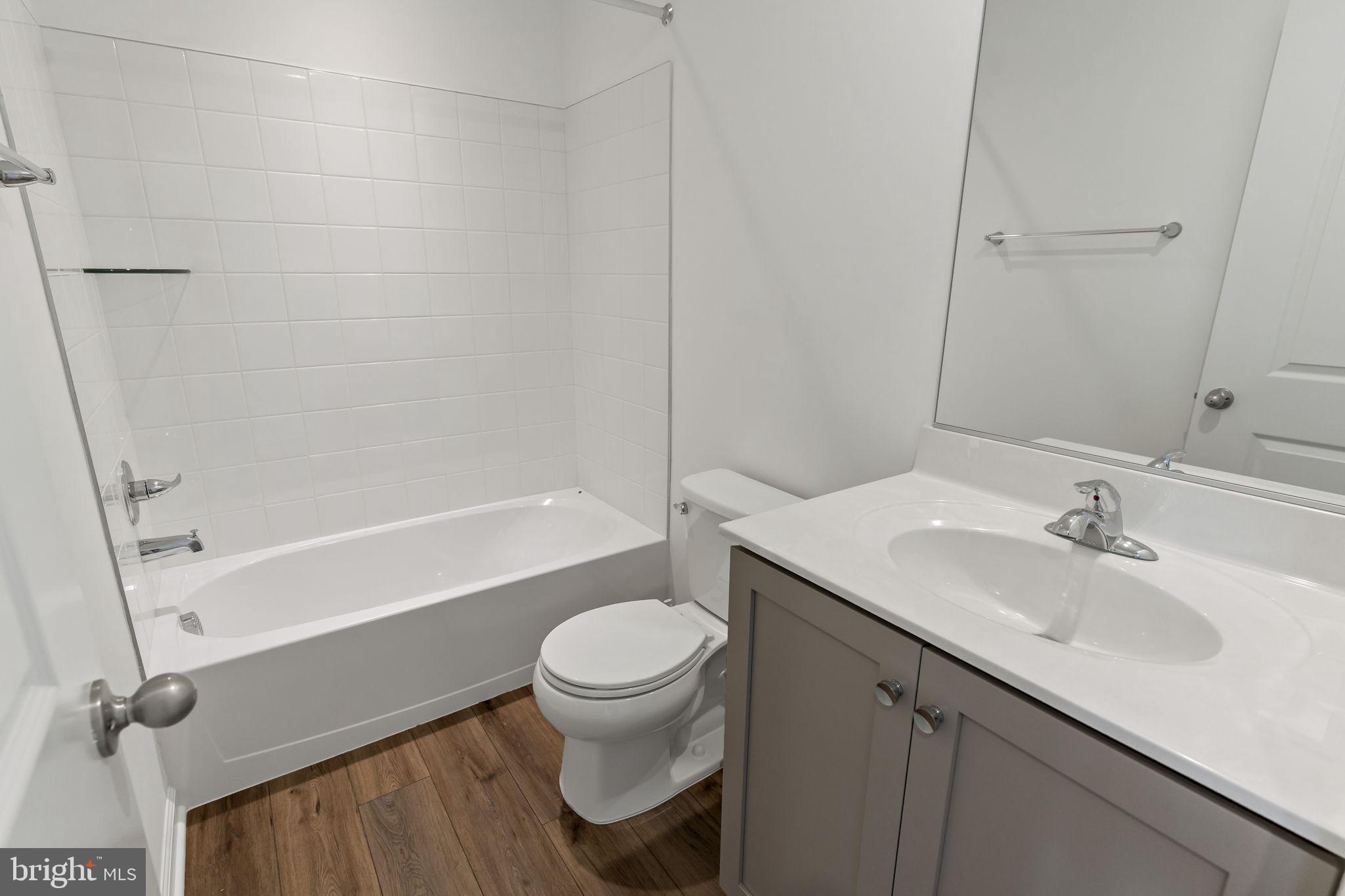 WHISPERING PINES - Residential