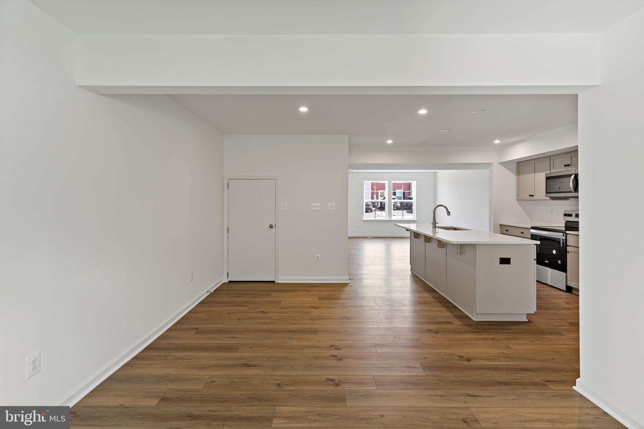 WHISPERING PINES - Residential