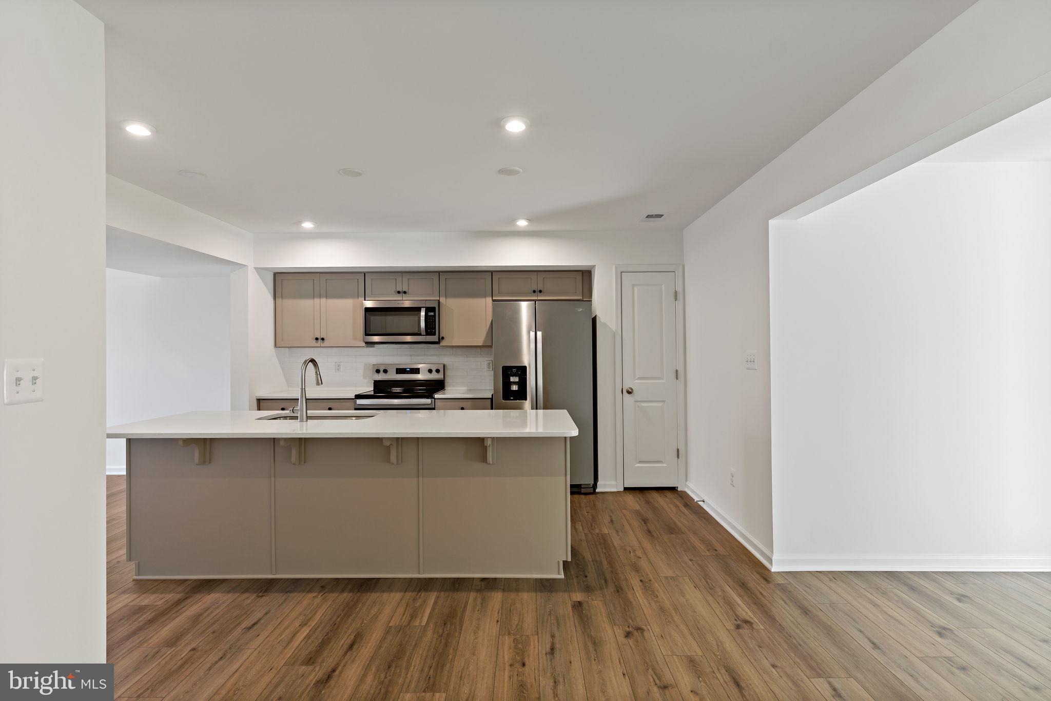 WHISPERING PINES - Residential