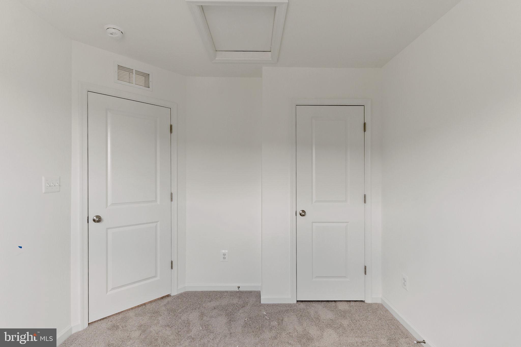 WHISPERING PINES - Residential