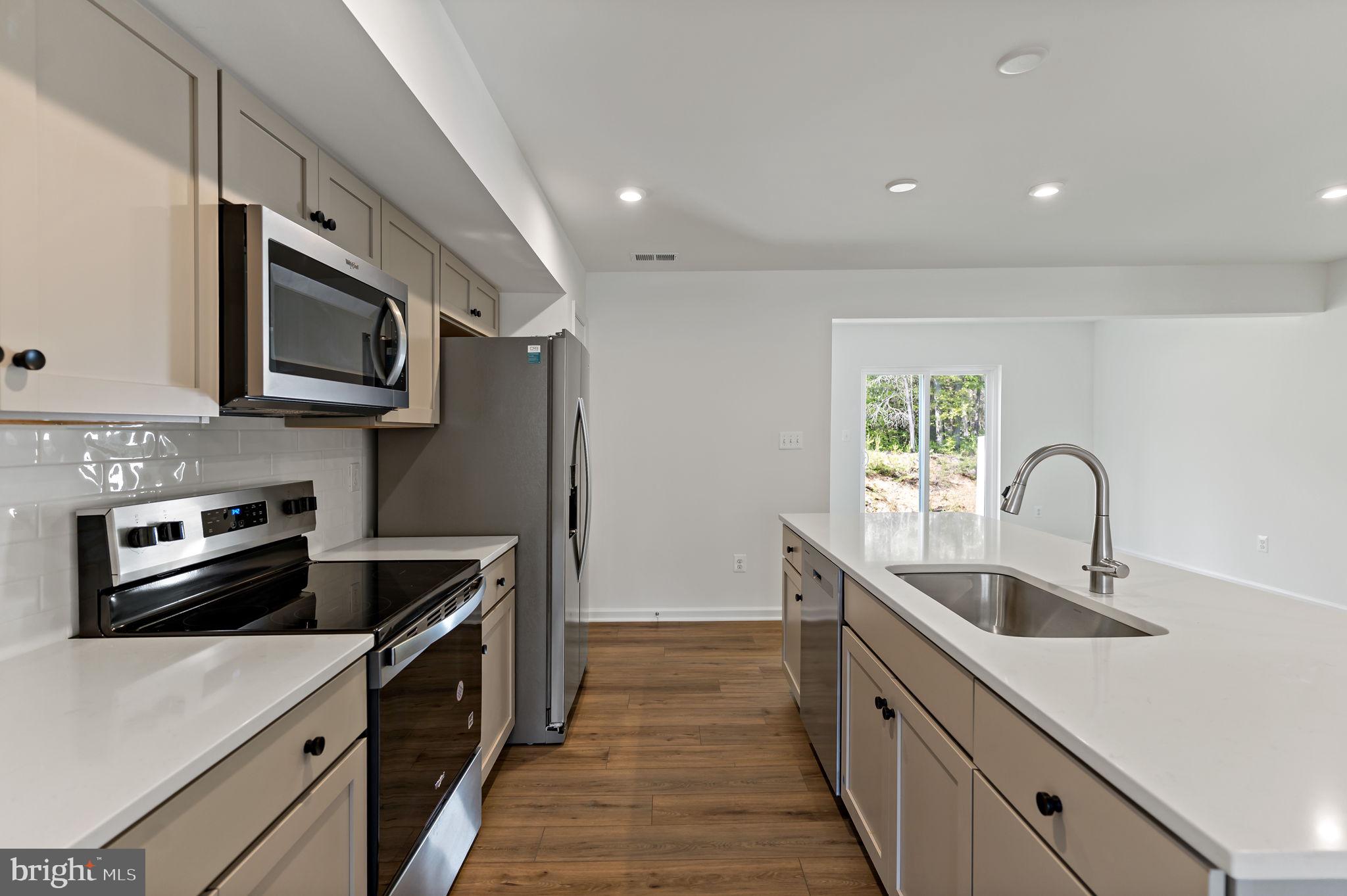 WHISPERING PINES - Residential