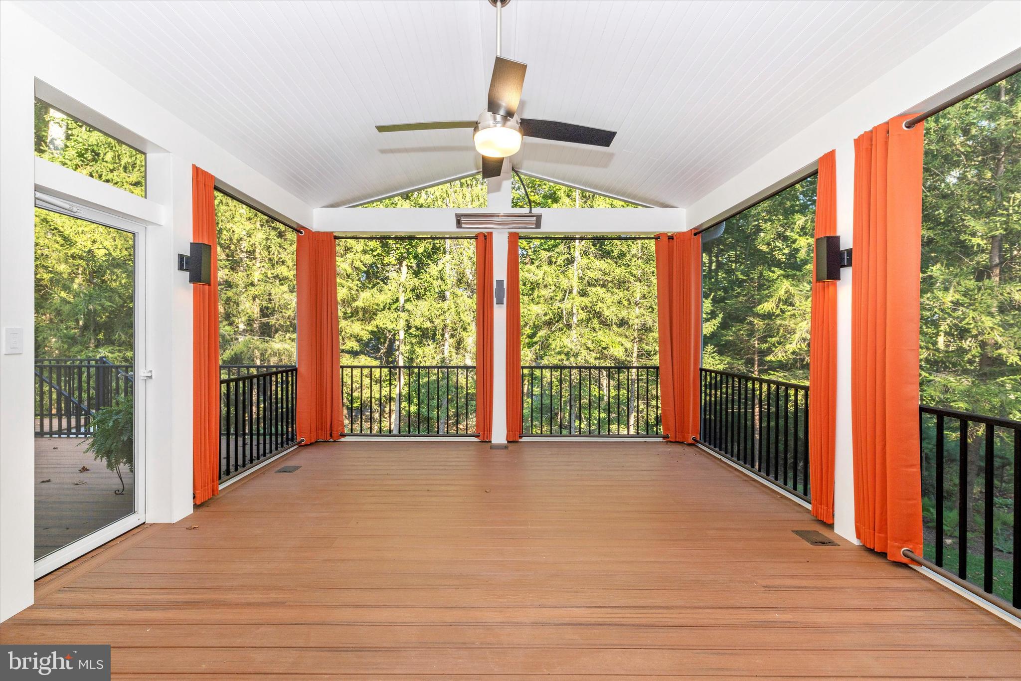 VALLEYS CREST FARMS - Residential