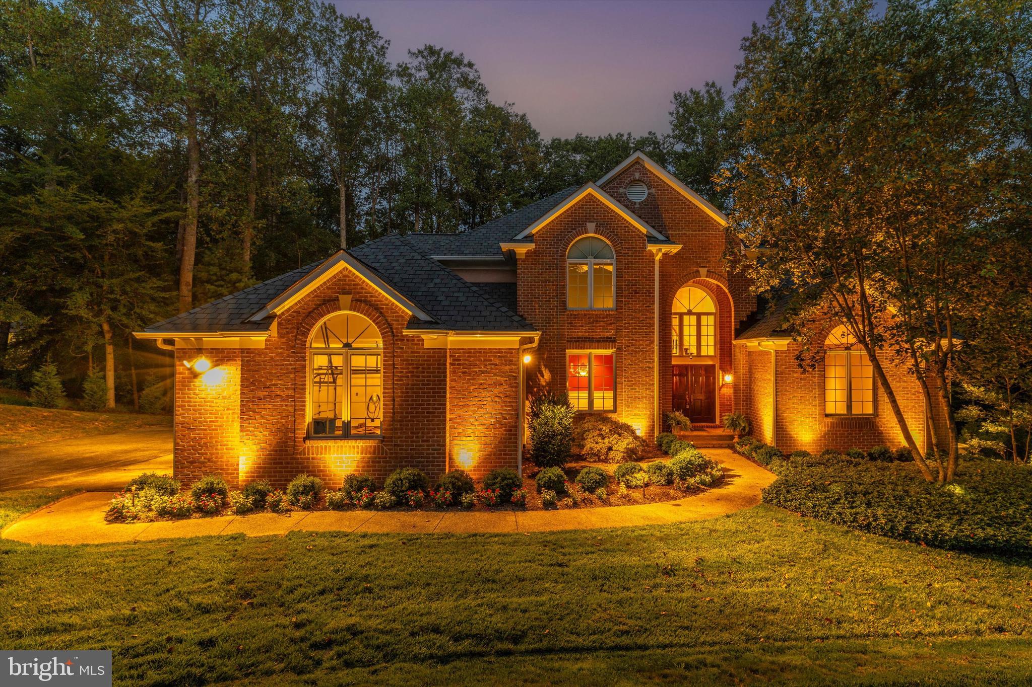 3 FOREST BLUFF COURT