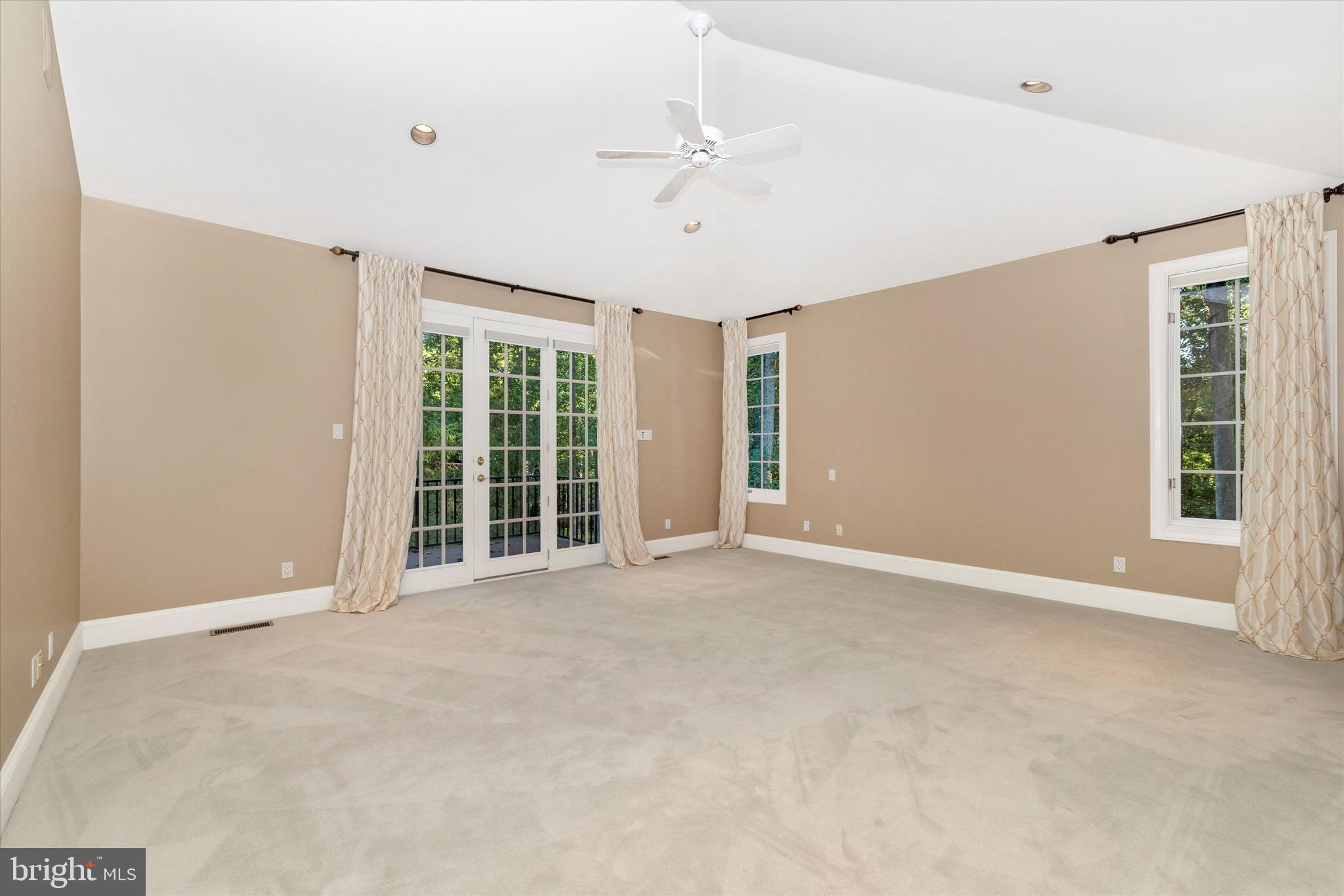 VALLEYS CREST FARMS - Residential