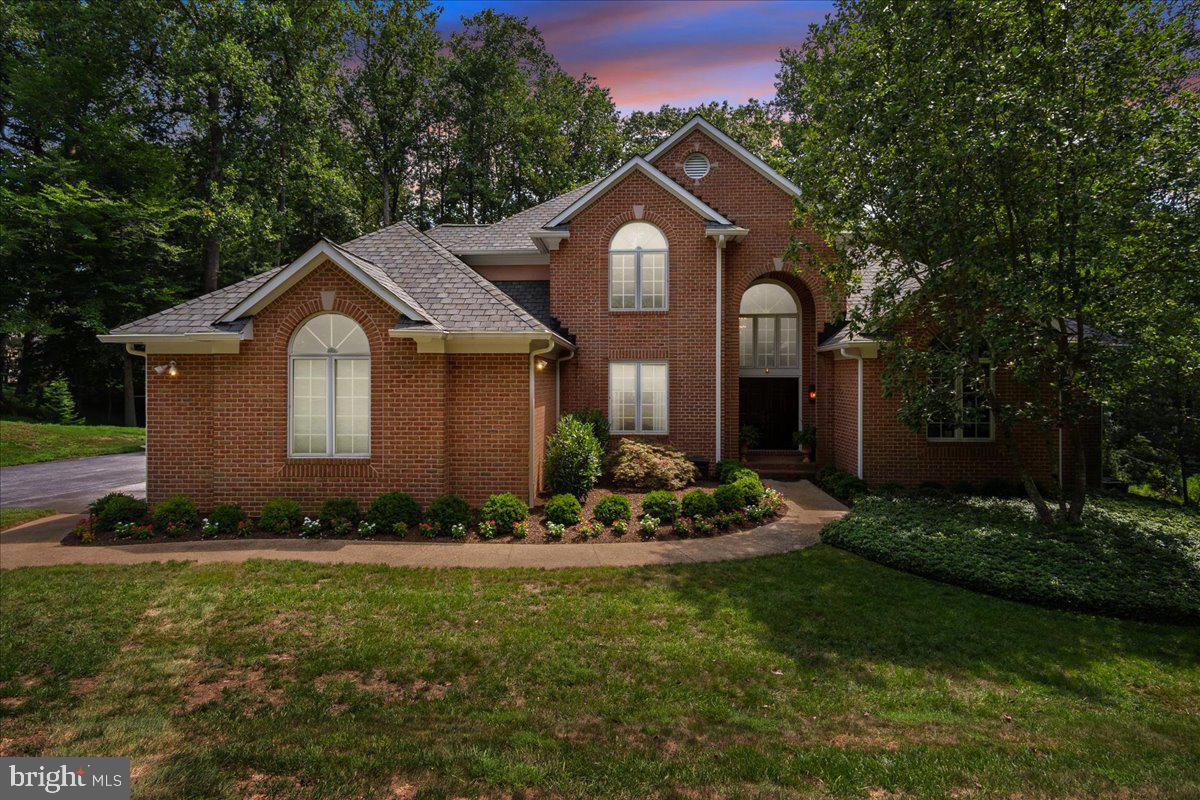 3 FOREST BLUFF COURT