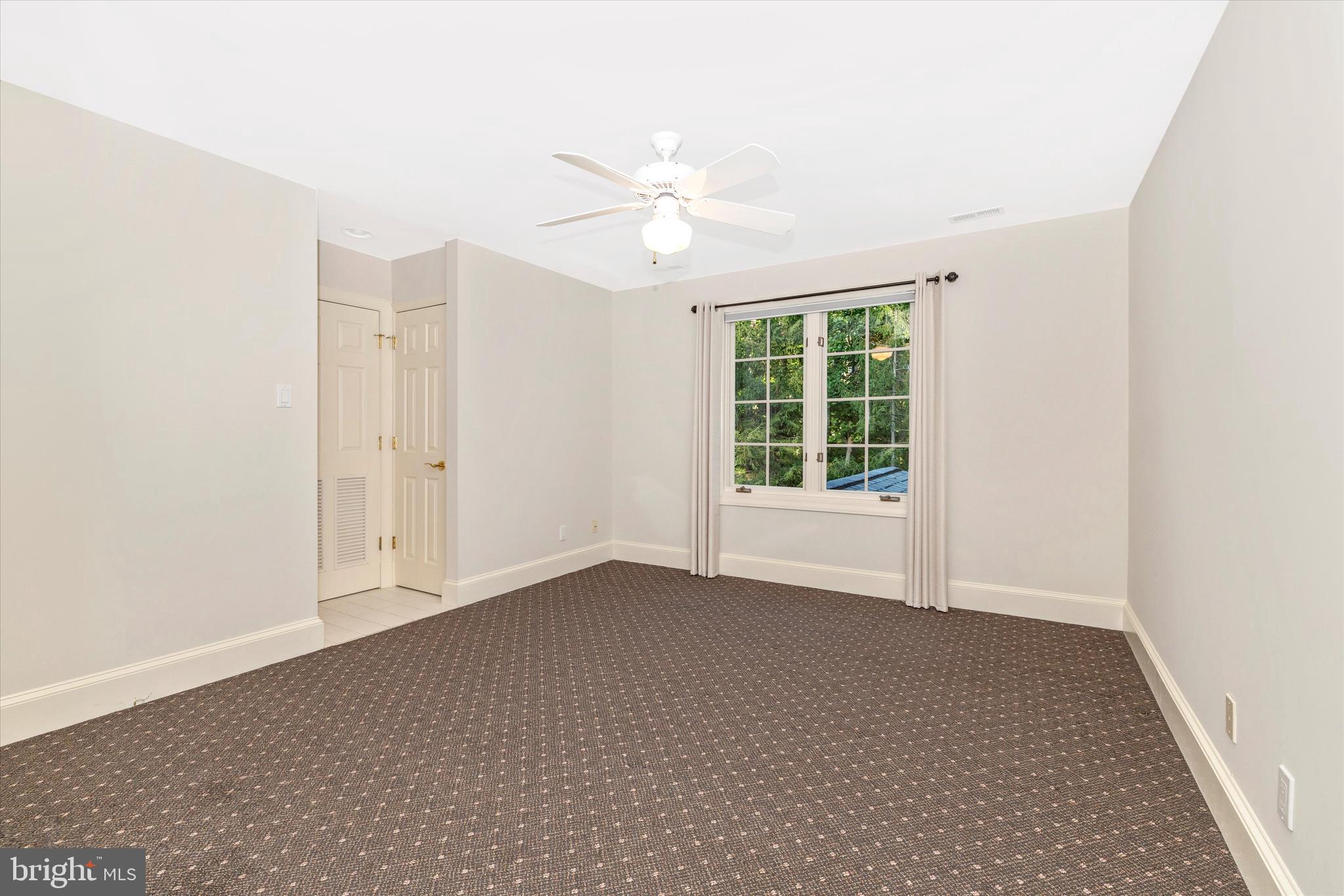 VALLEYS CREST FARMS - Residential