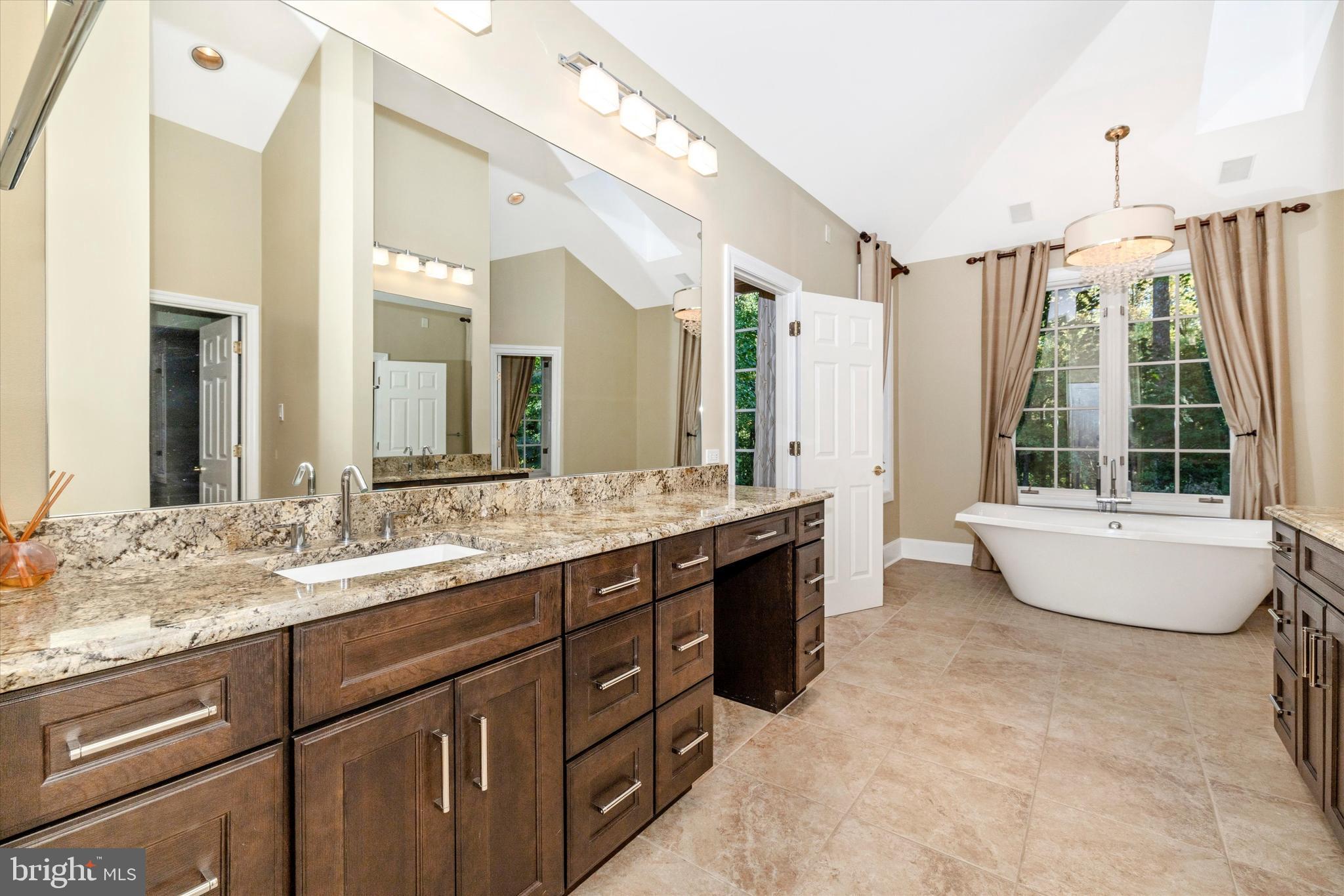 VALLEYS CREST FARMS - Residential