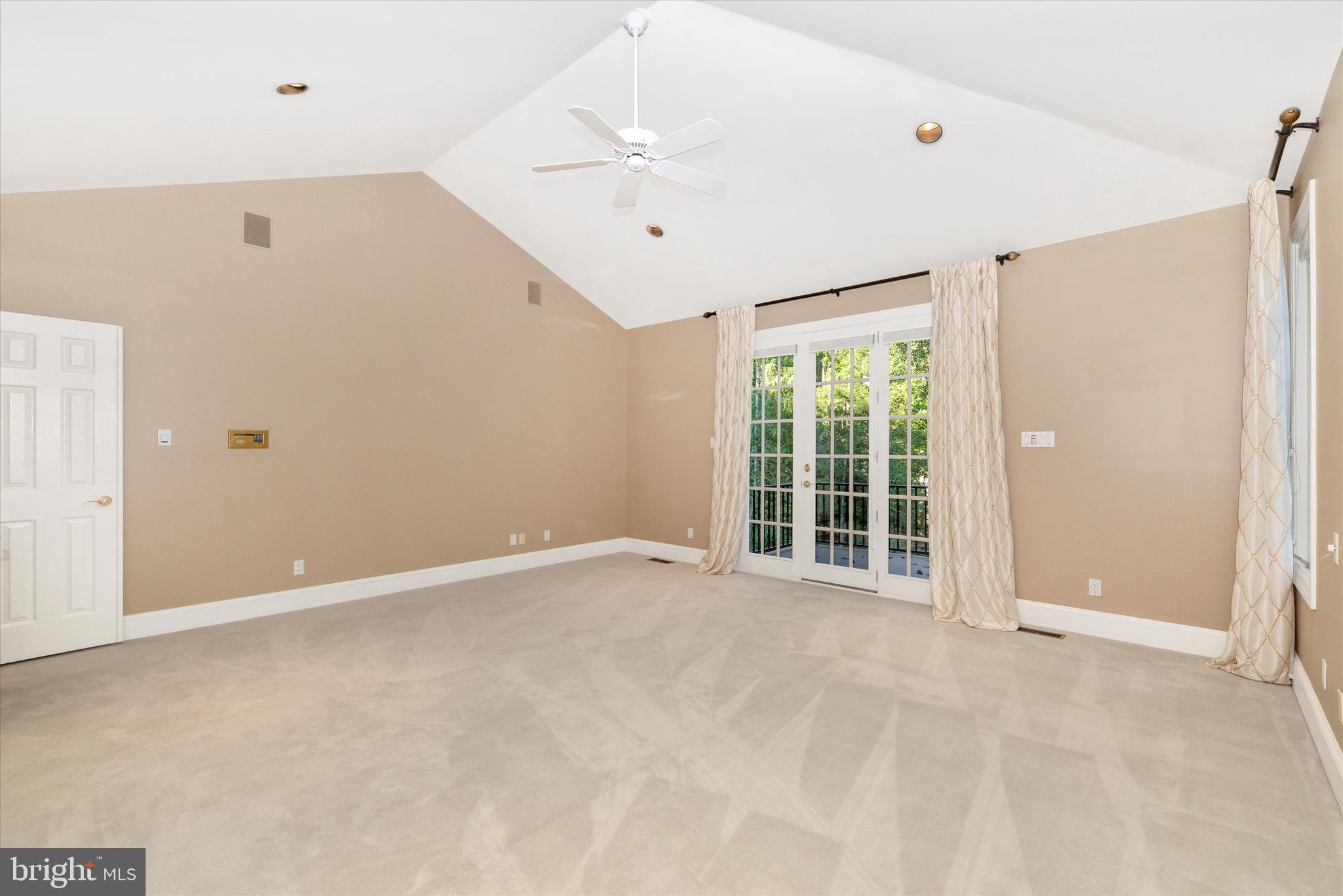 VALLEYS CREST FARMS - Residential