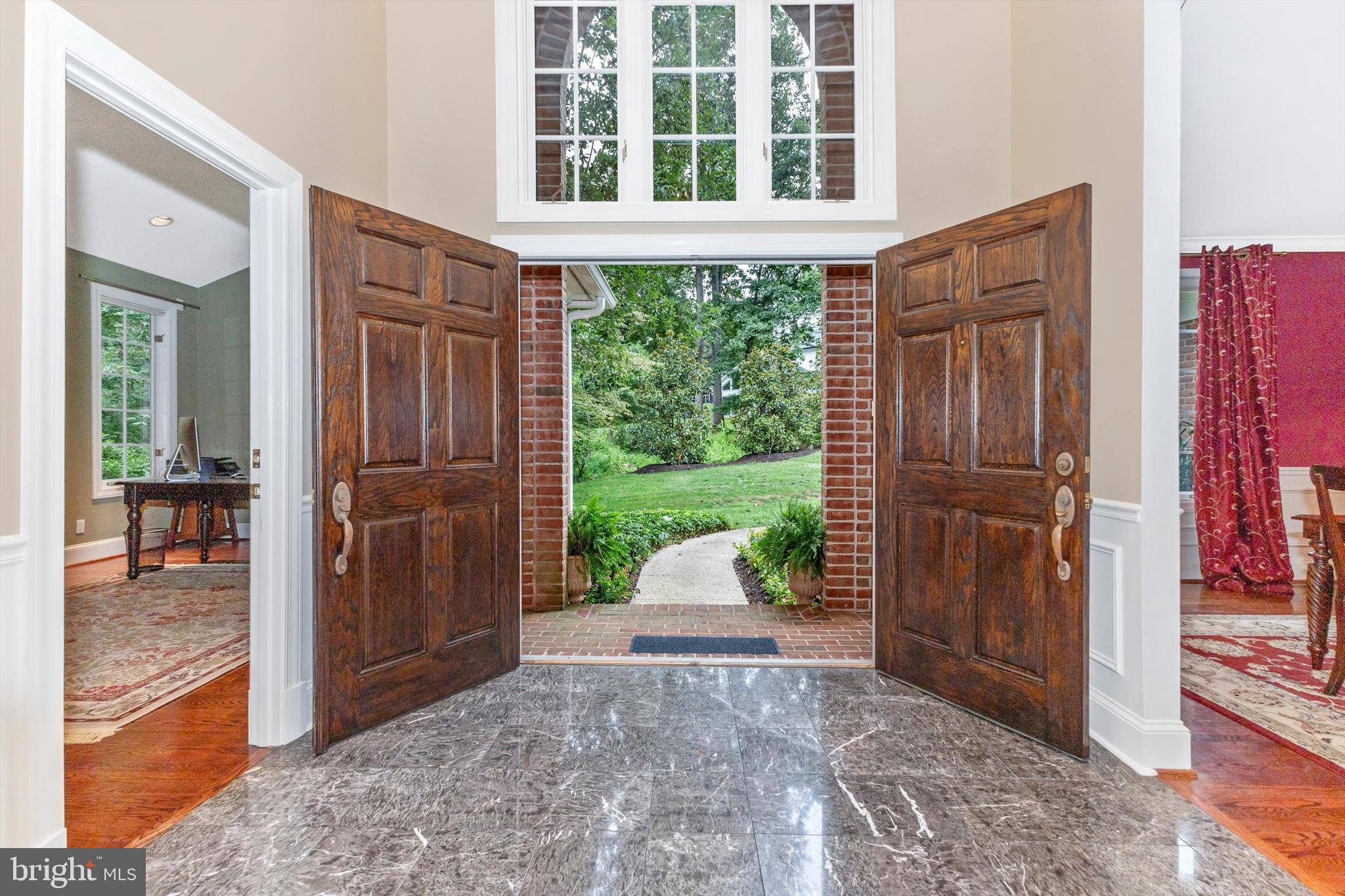 3 FOREST BLUFF COURT