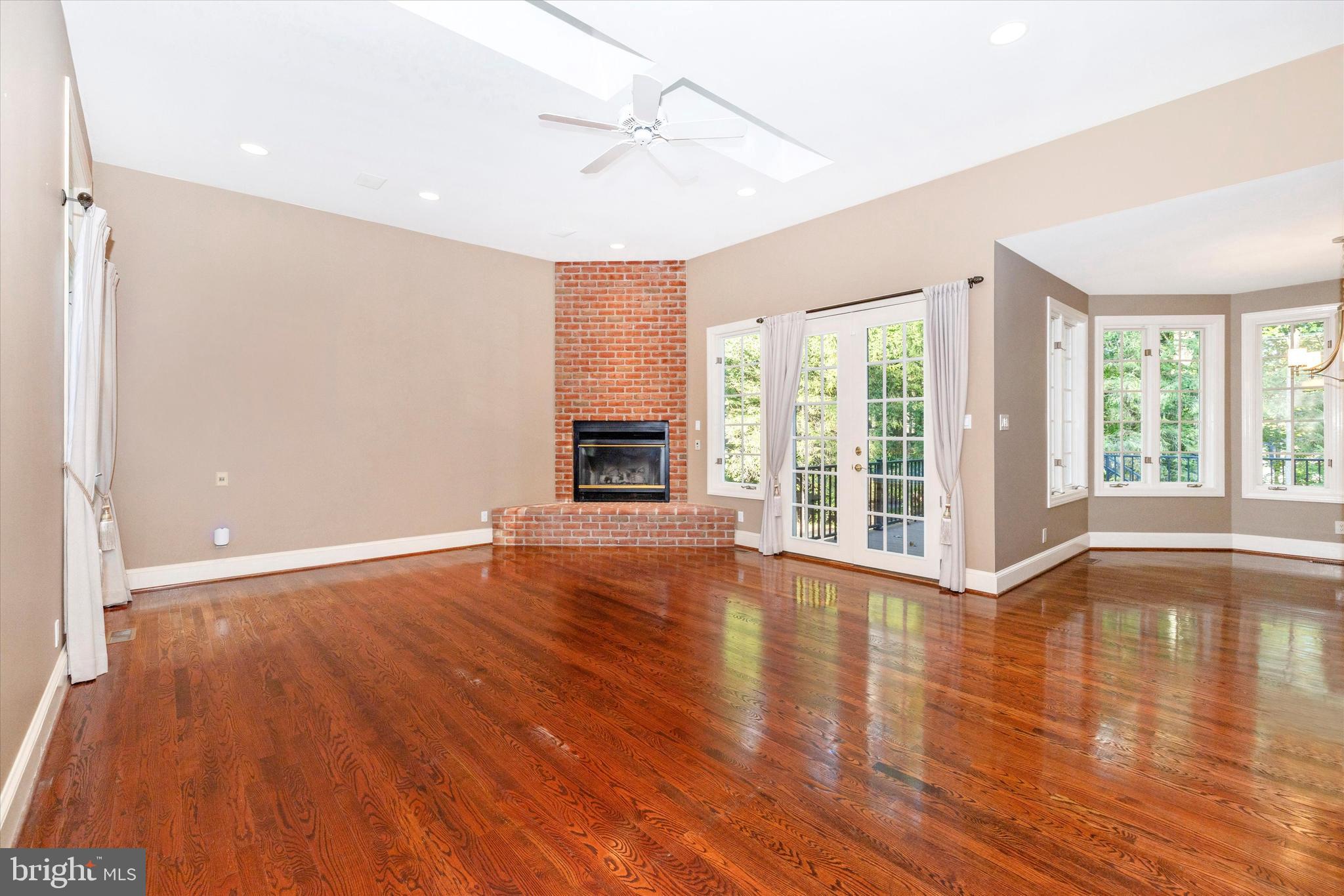 VALLEYS CREST FARMS - Residential