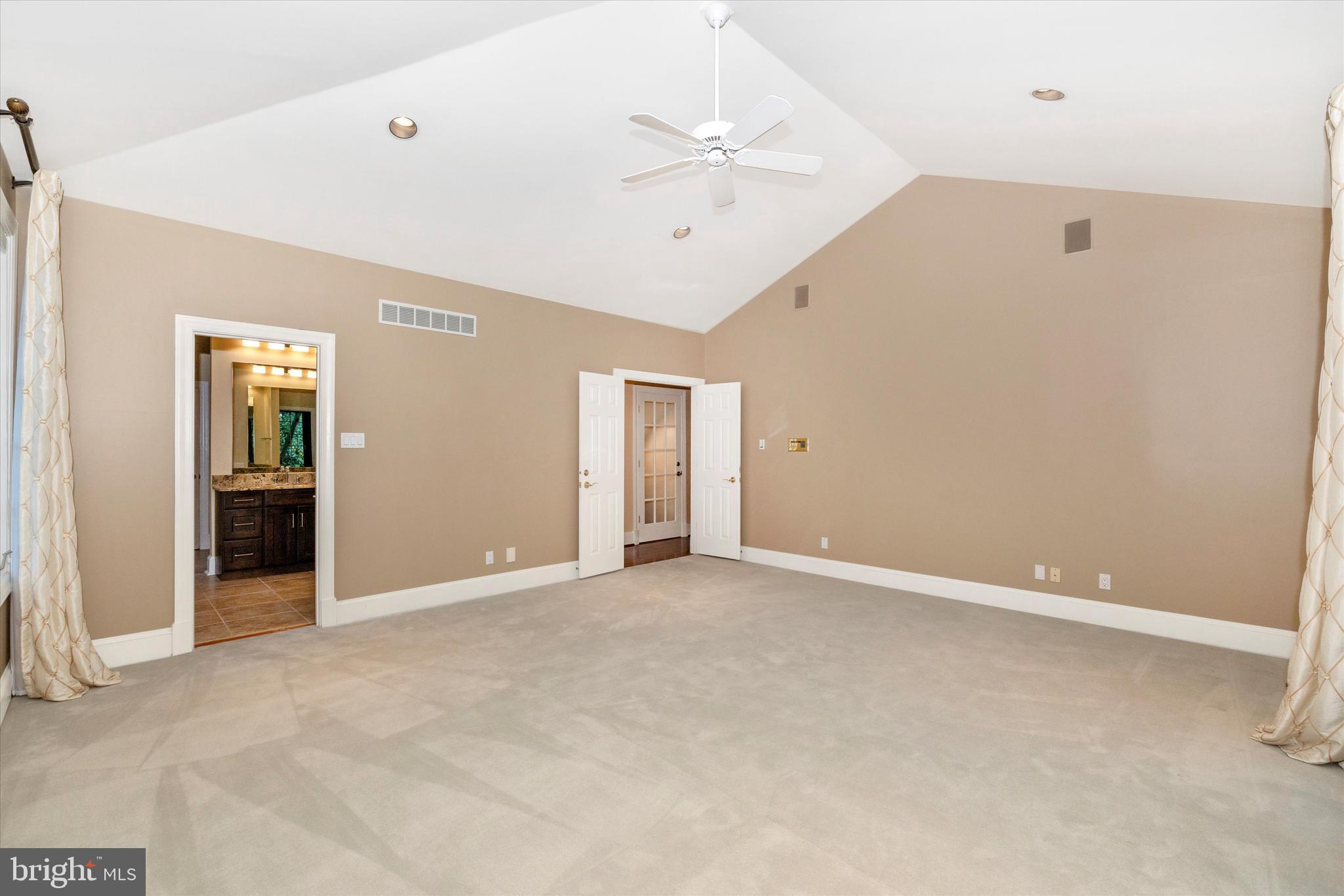 VALLEYS CREST FARMS - Residential