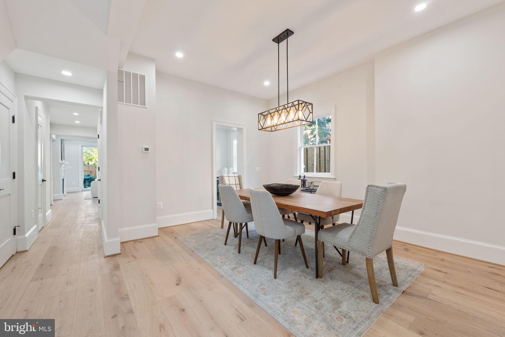 OLD TOWN ALEXANDRIA - Residential