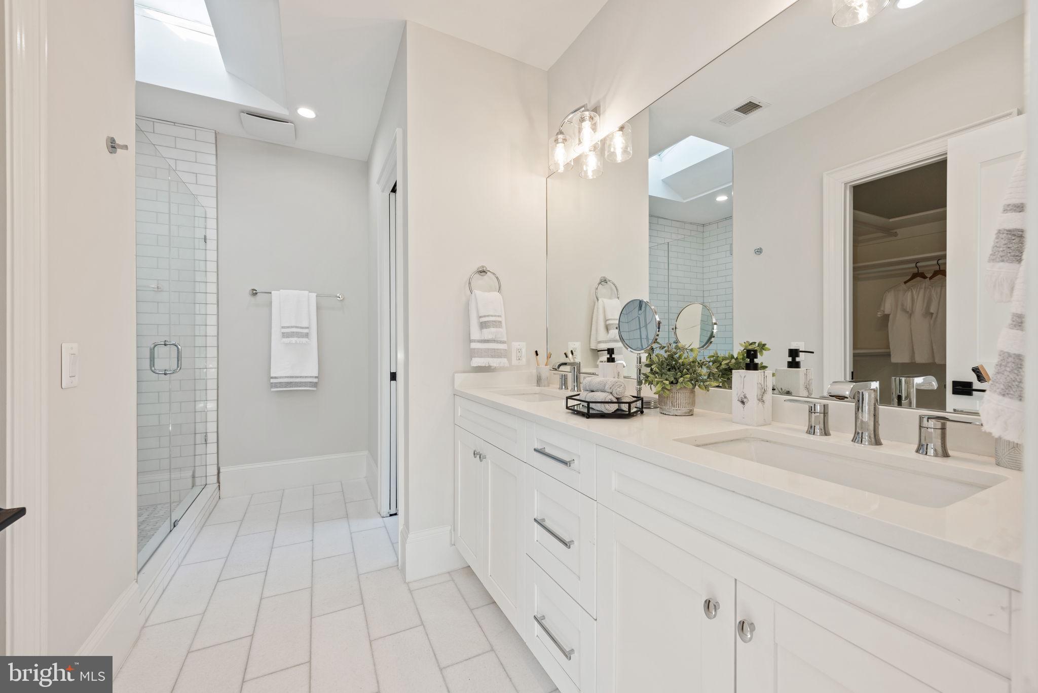 OLD TOWN ALEXANDRIA - Residential