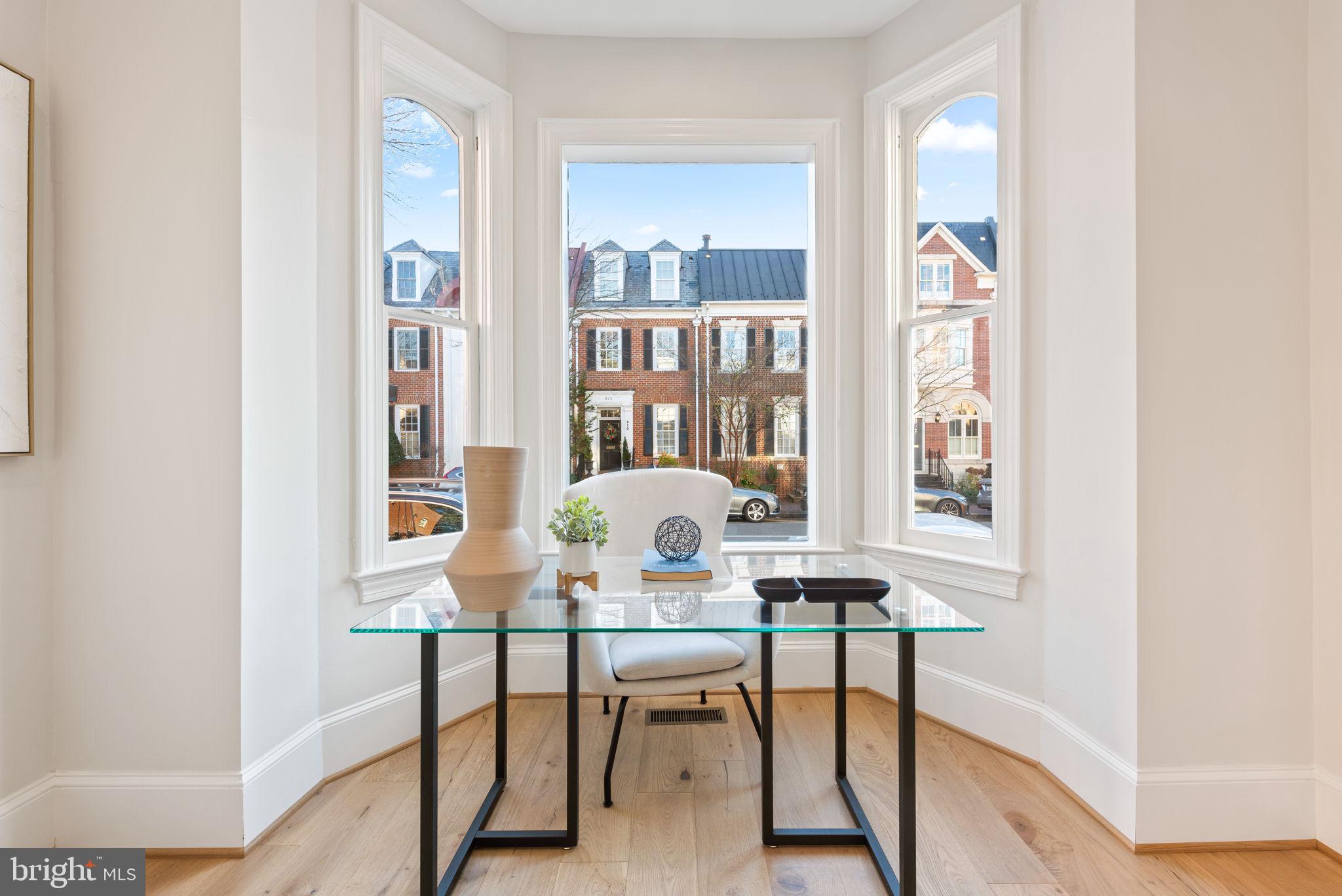 OLD TOWN ALEXANDRIA - Residential