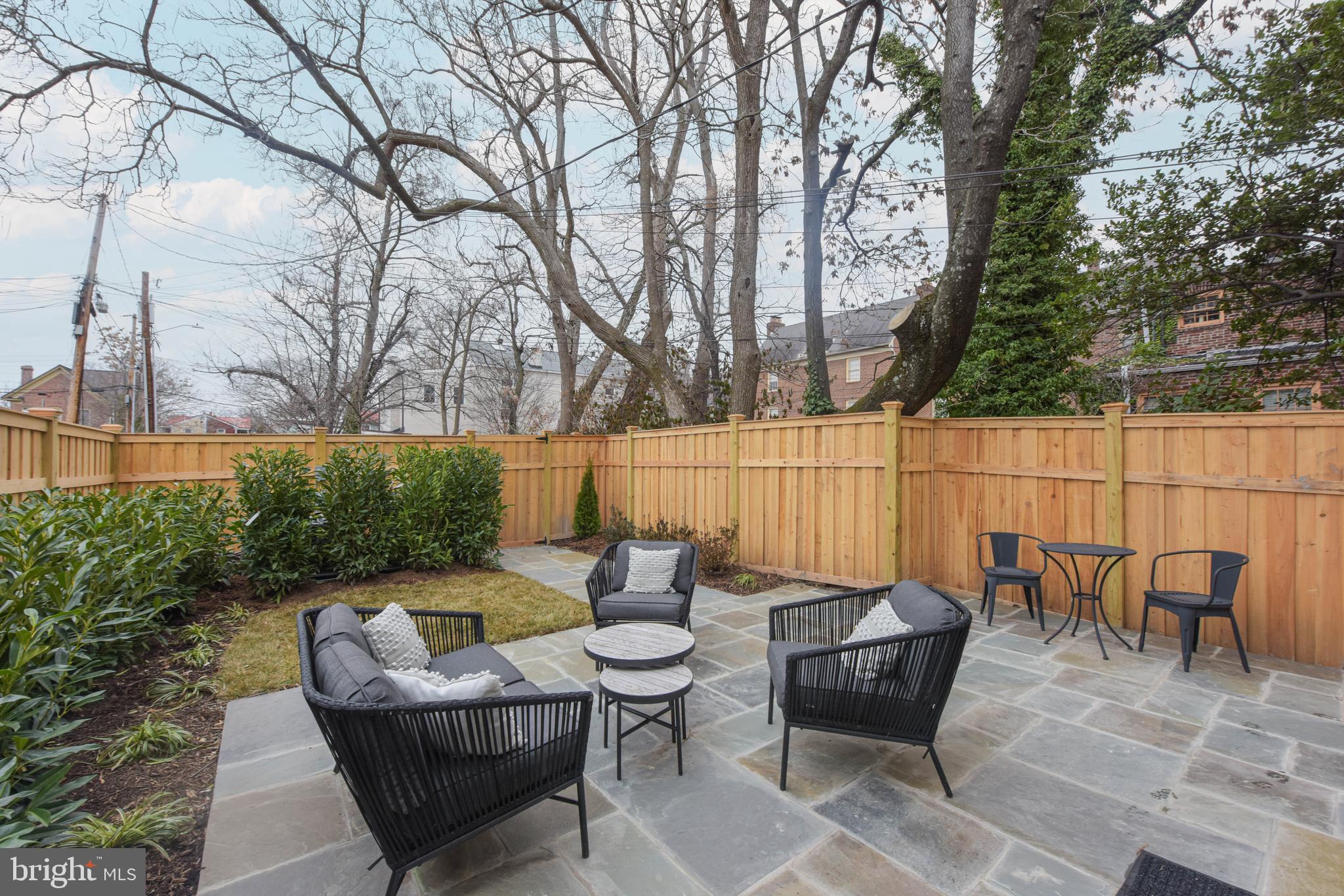 OLD TOWN ALEXANDRIA - Residential