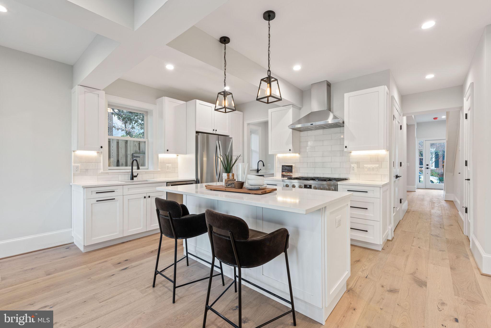 OLD TOWN ALEXANDRIA - Residential