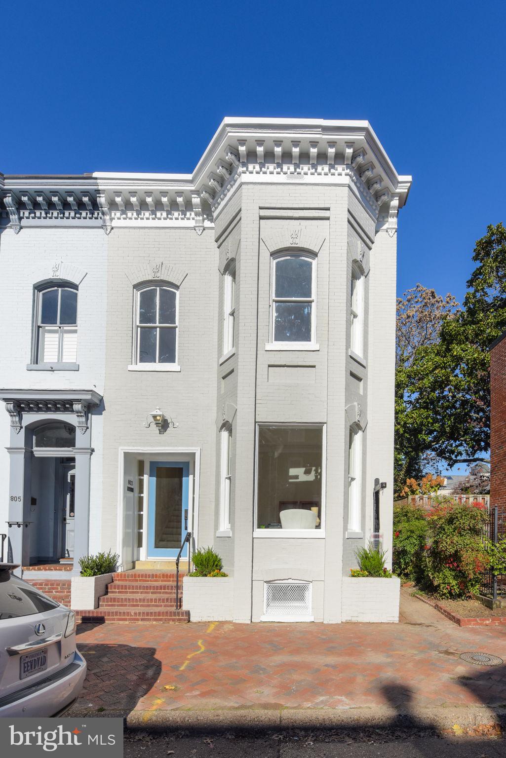 OLD TOWN ALEXANDRIA - Residential