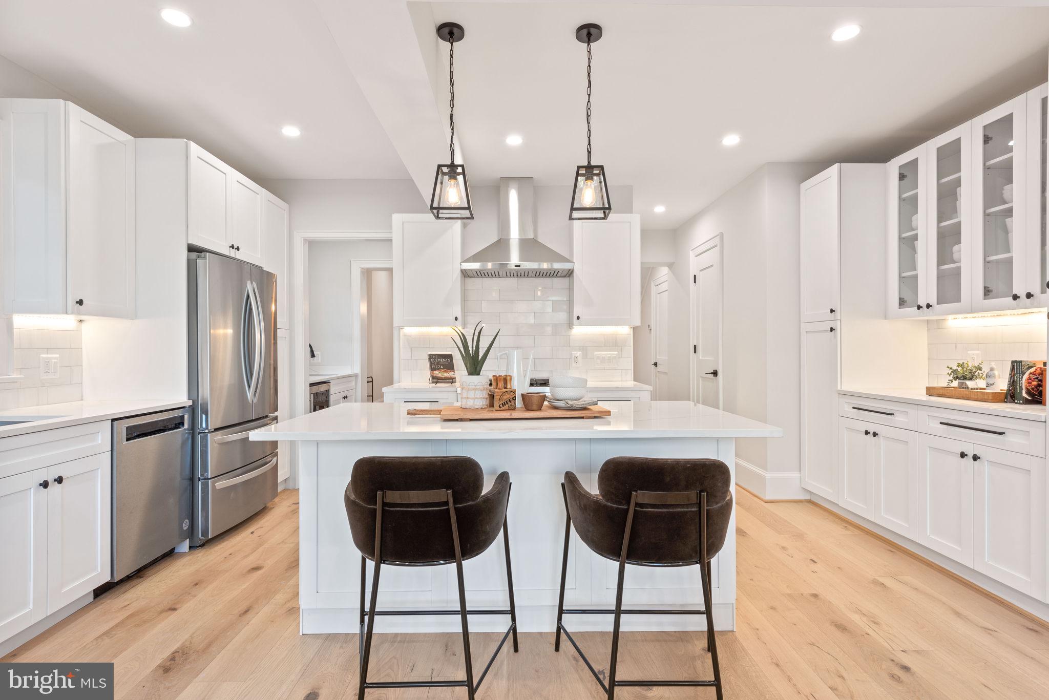 OLD TOWN ALEXANDRIA - Residential