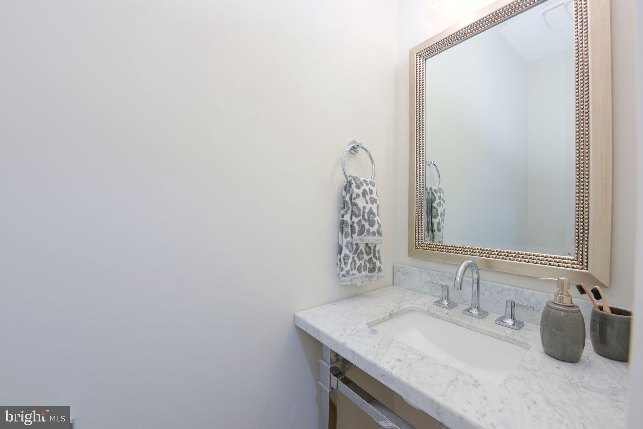 OLD TOWN ALEXANDRIA - Residential