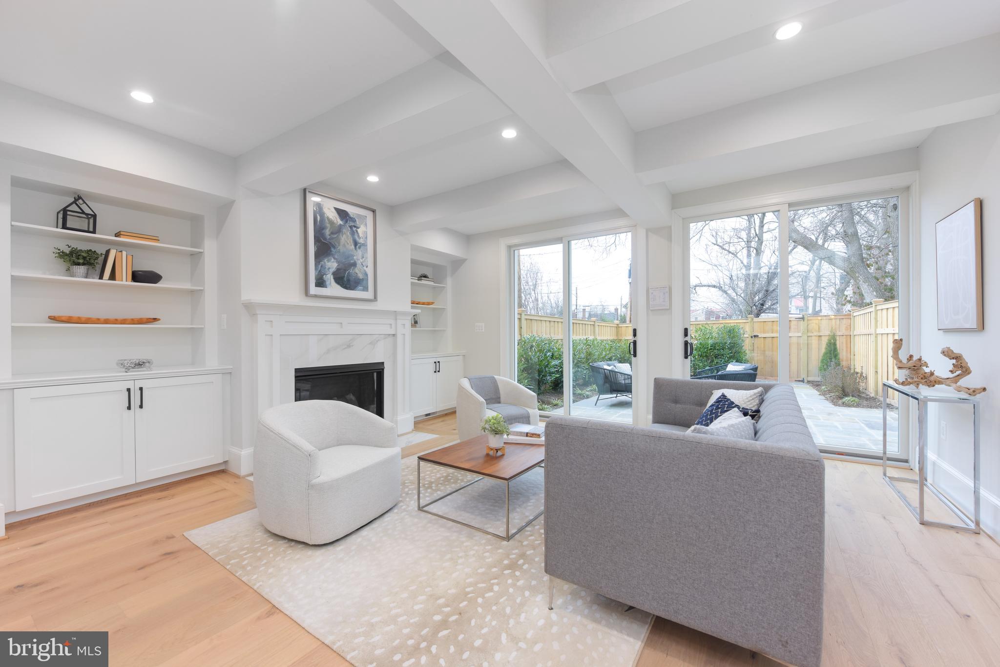 OLD TOWN ALEXANDRIA - Residential