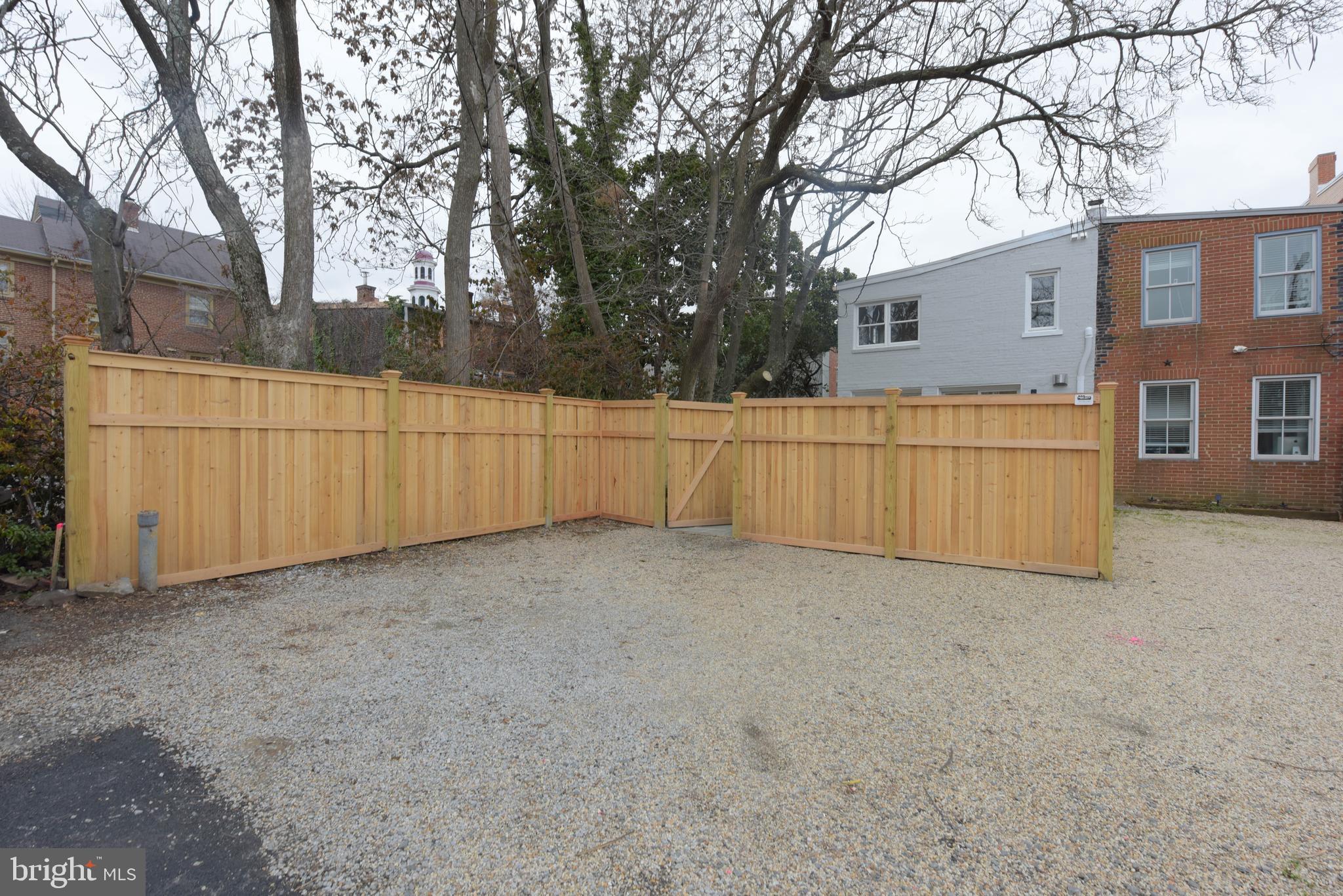 OLD TOWN ALEXANDRIA - Residential