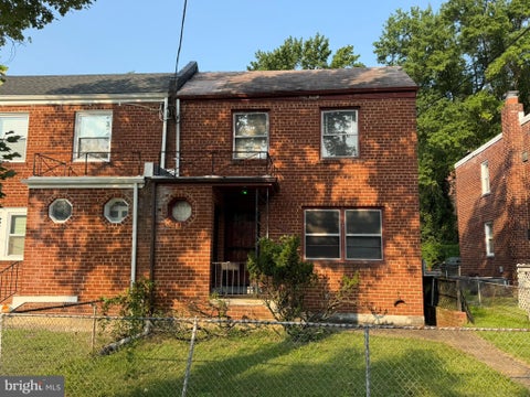 Townhouse For Sale - 2717 Fort Baker Drive<br/> WASHINGTON, DC 20020