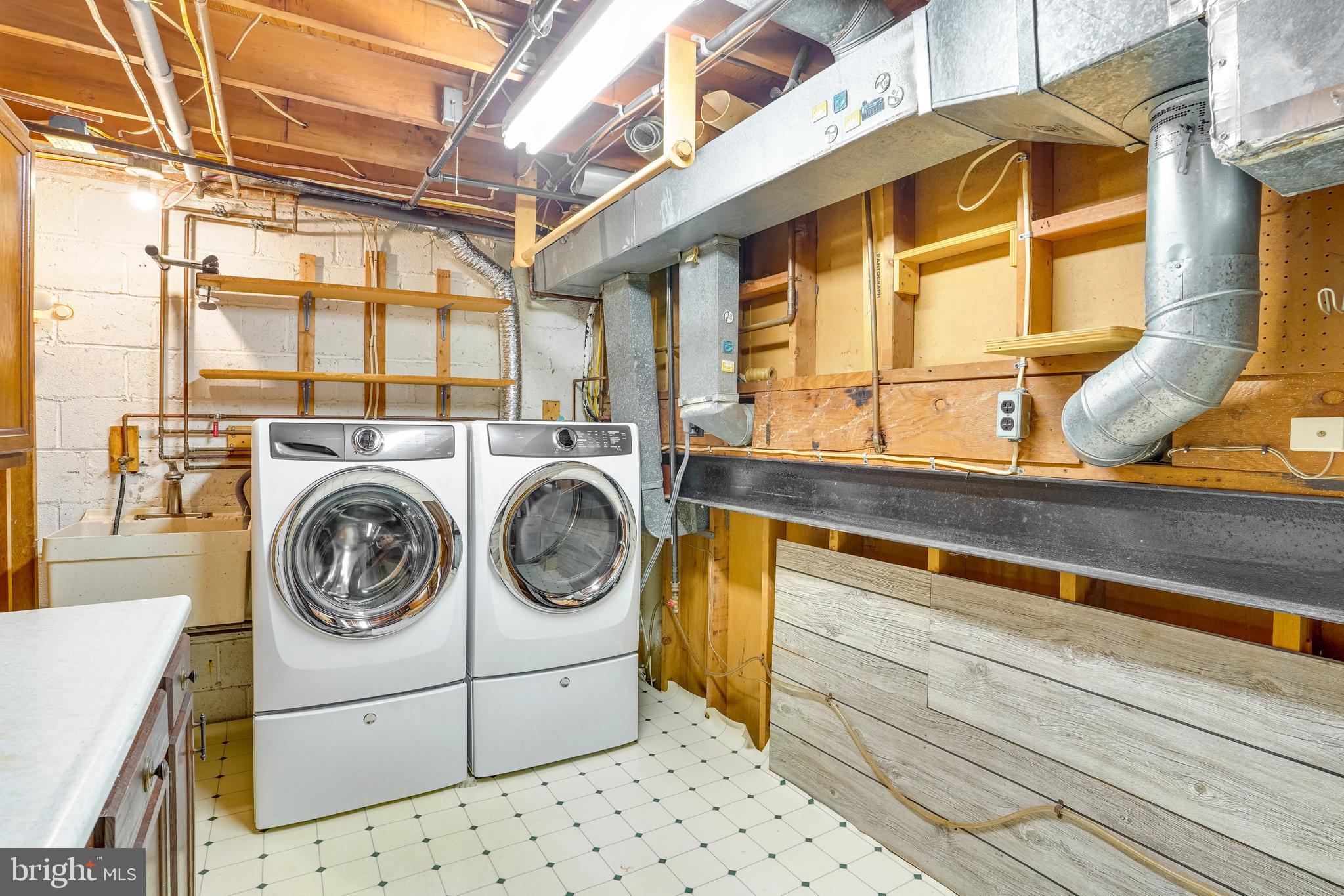 DANBURY FOREST - Residential