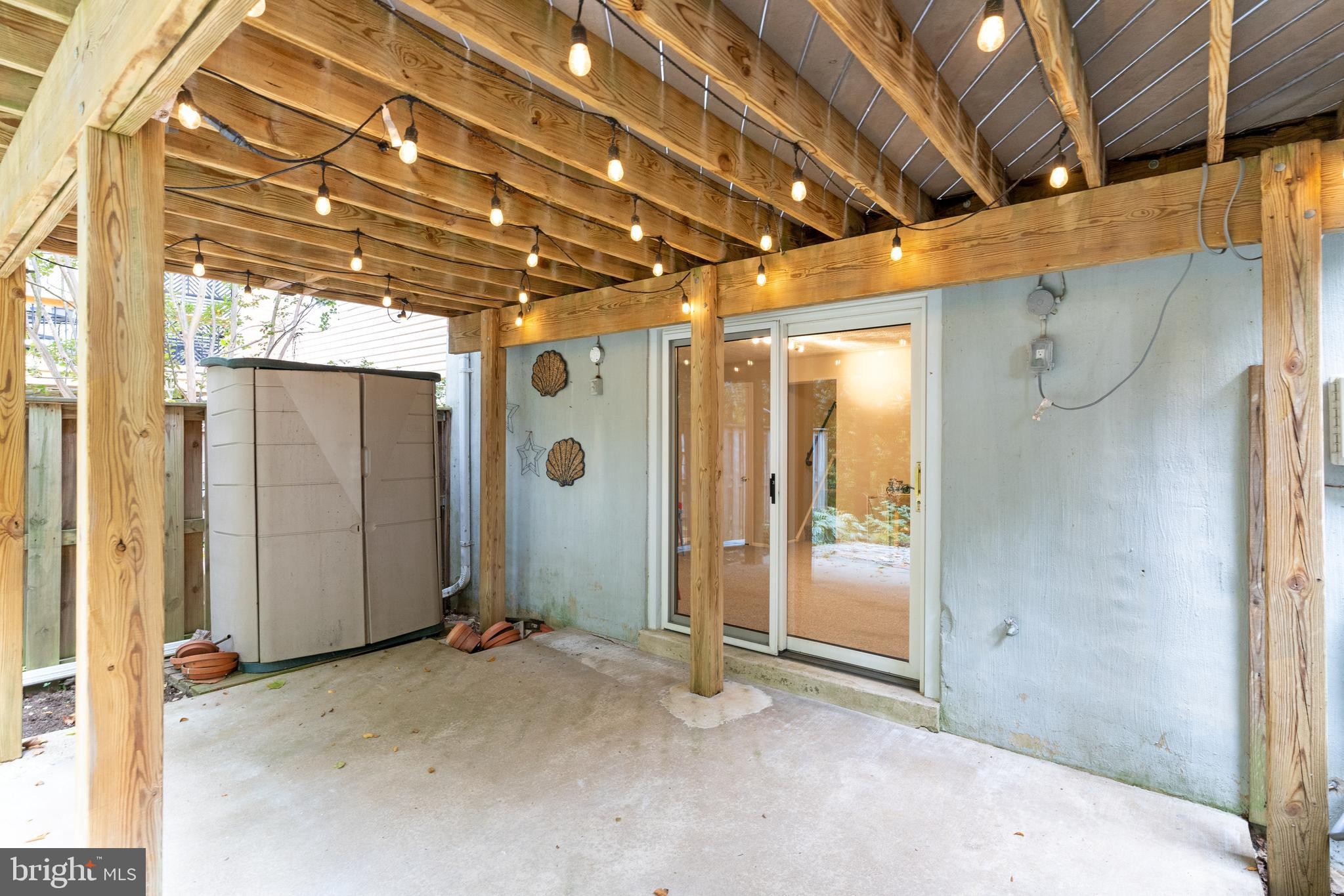 DANBURY FOREST - Residential