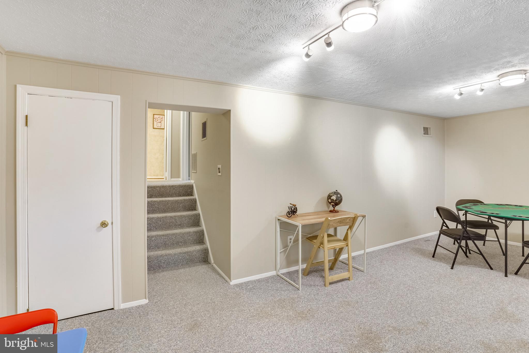 DANBURY FOREST - Residential