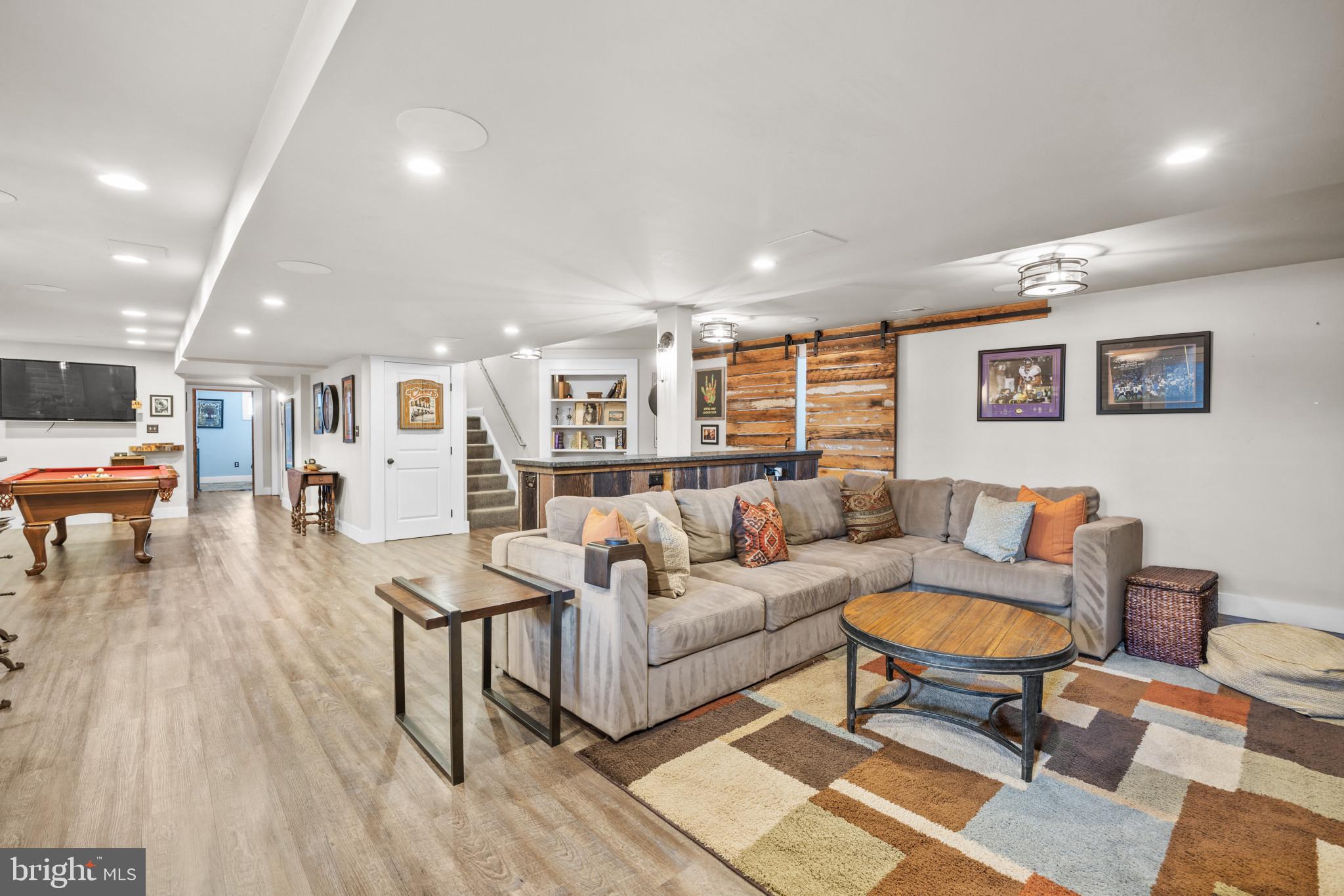 CASTLES RISING - Residential