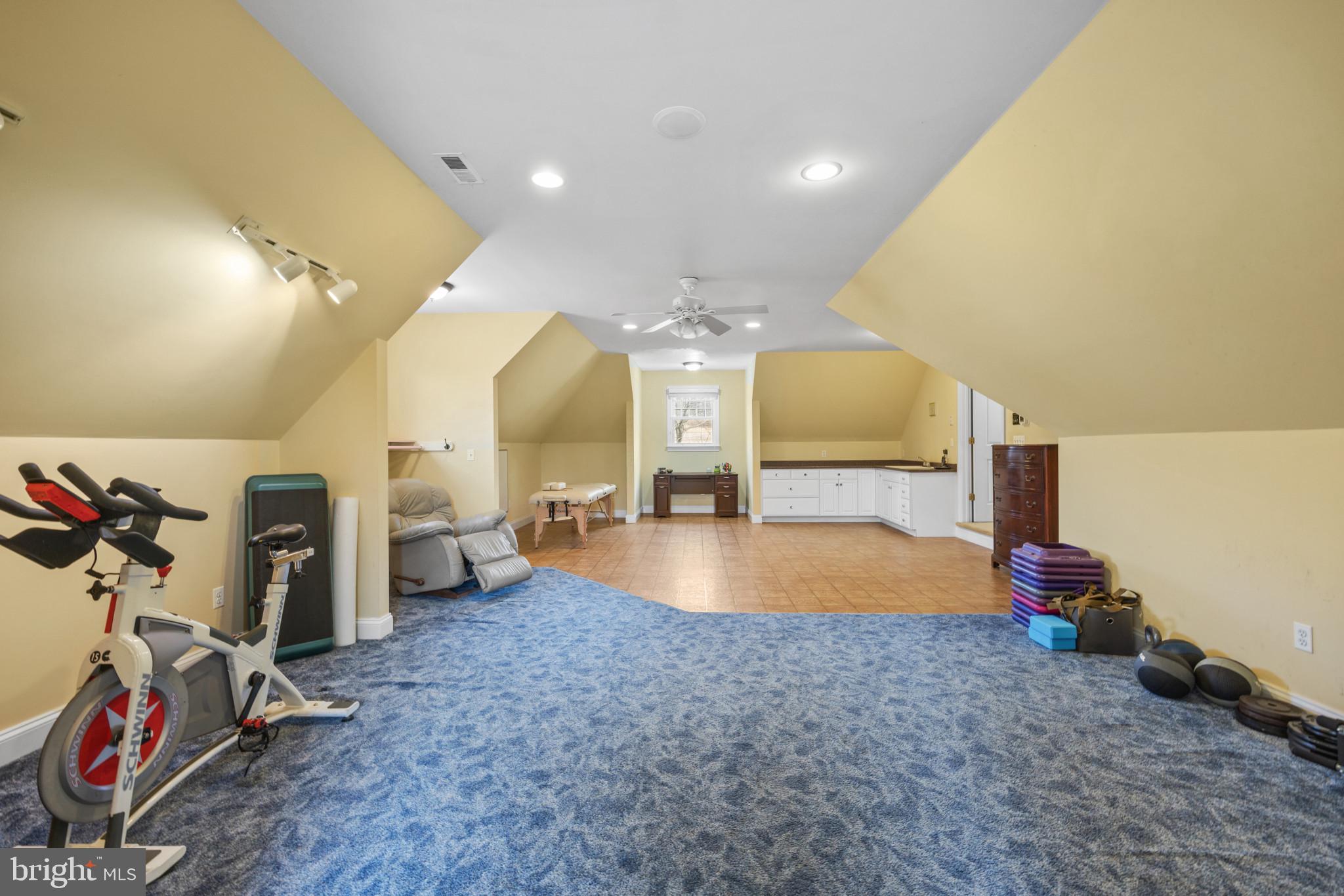 CASTLES RISING - Residential