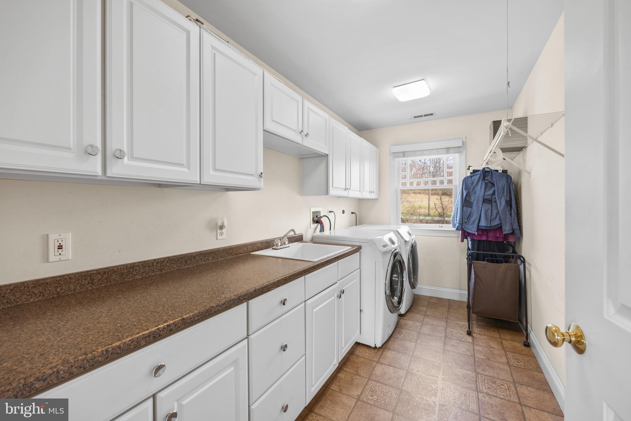 CASTLES RISING - Residential