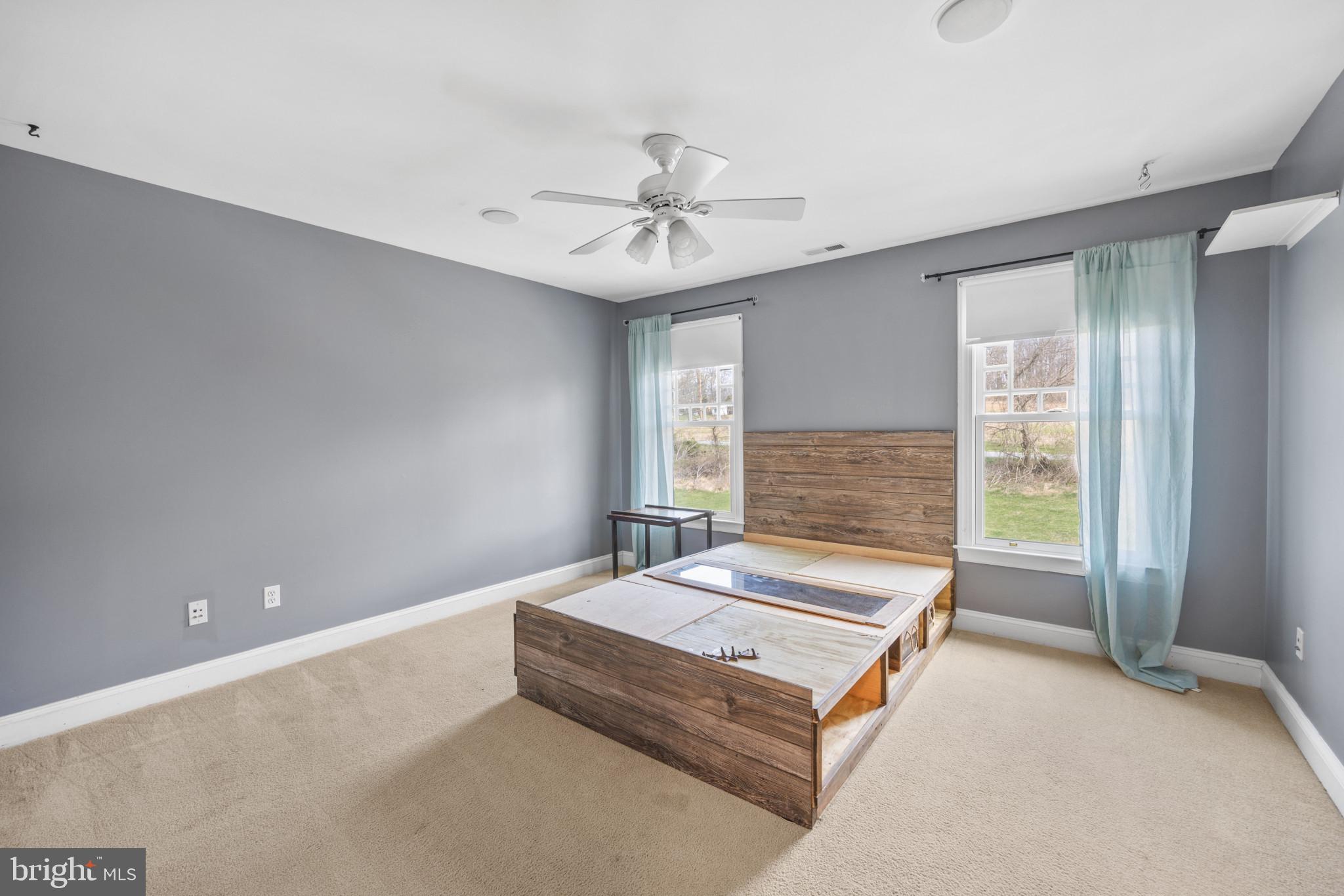 CASTLES RISING - Residential