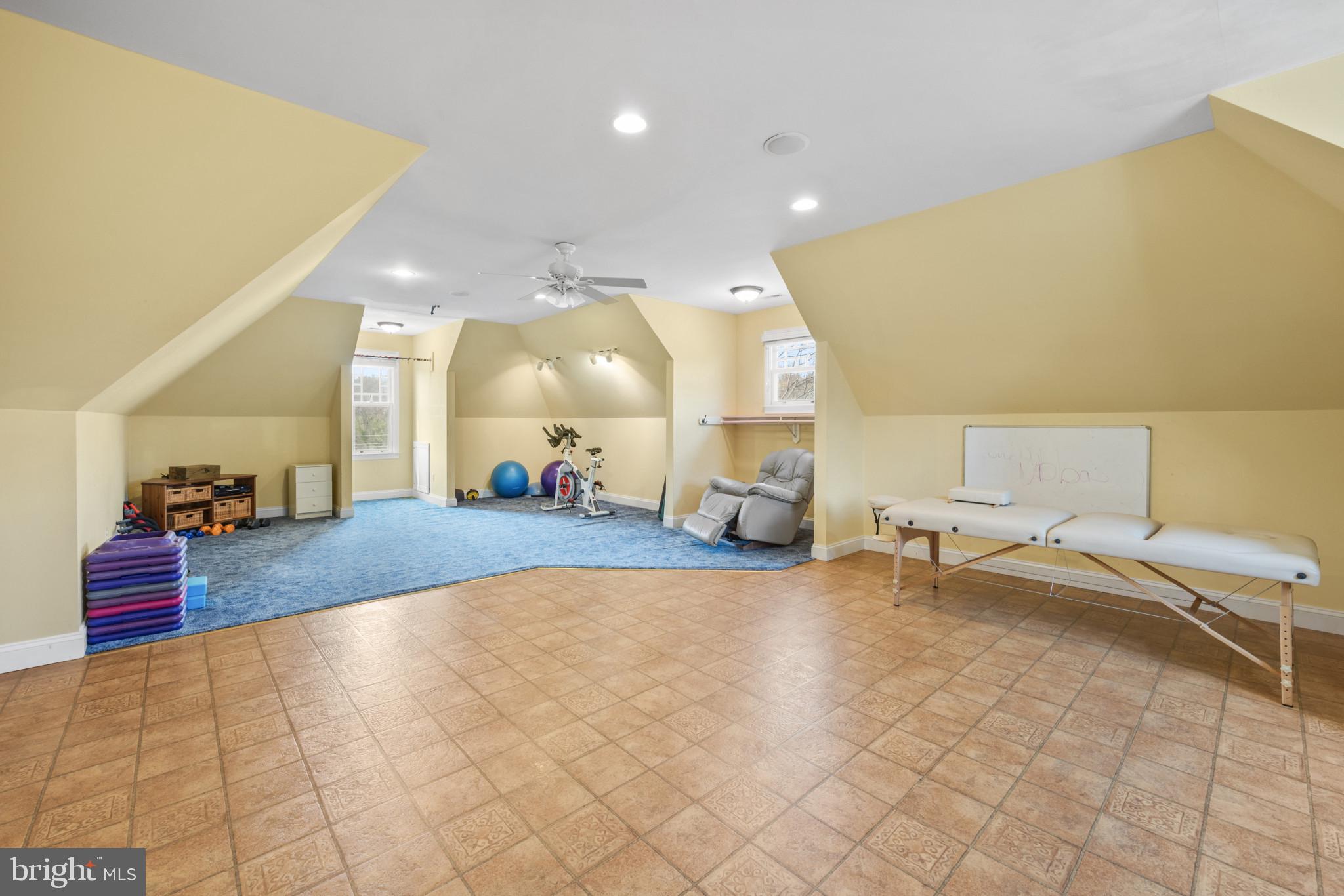 CASTLES RISING - Residential