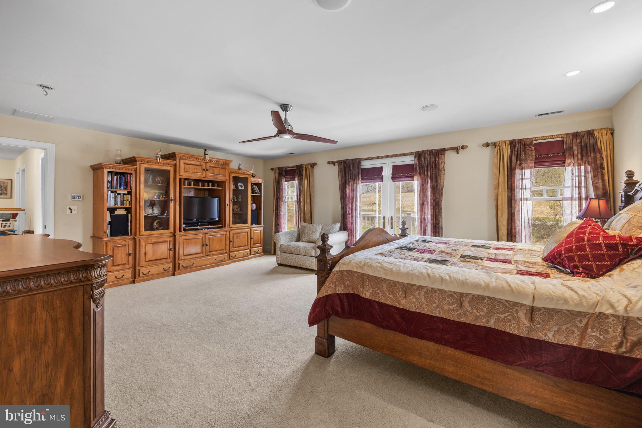 CASTLES RISING - Residential