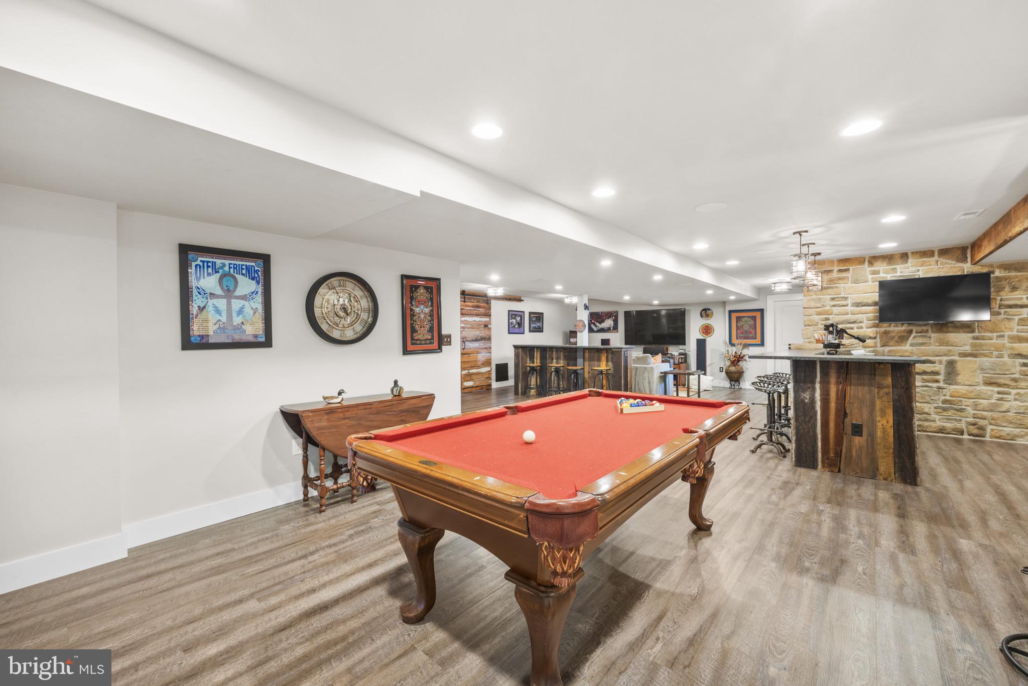 CASTLES RISING - Residential