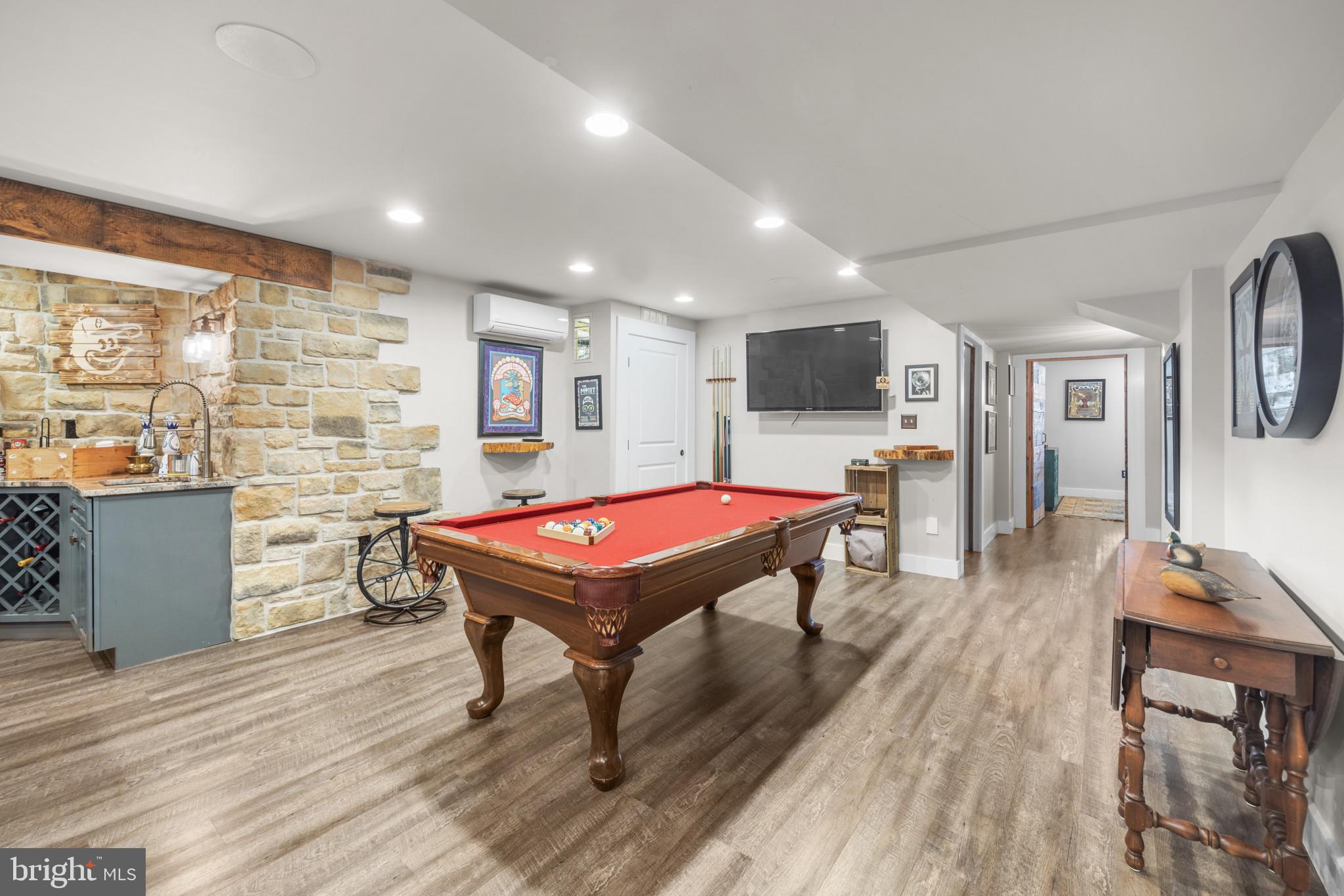 CASTLES RISING - Residential