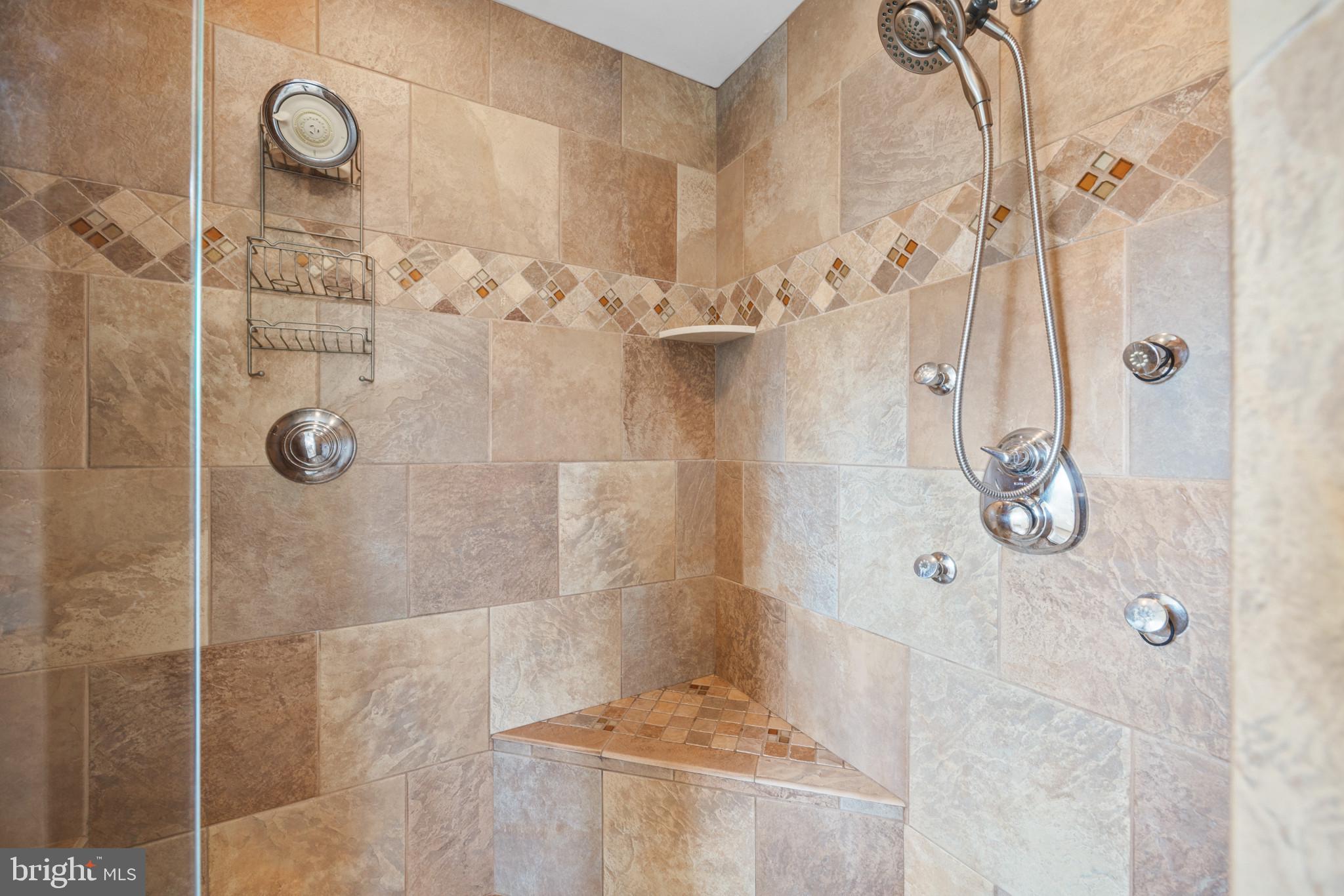 CASTLES RISING - Residential