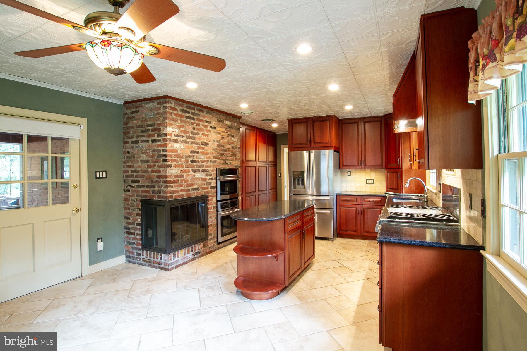 LAKE BARCROFT - Residential Lease